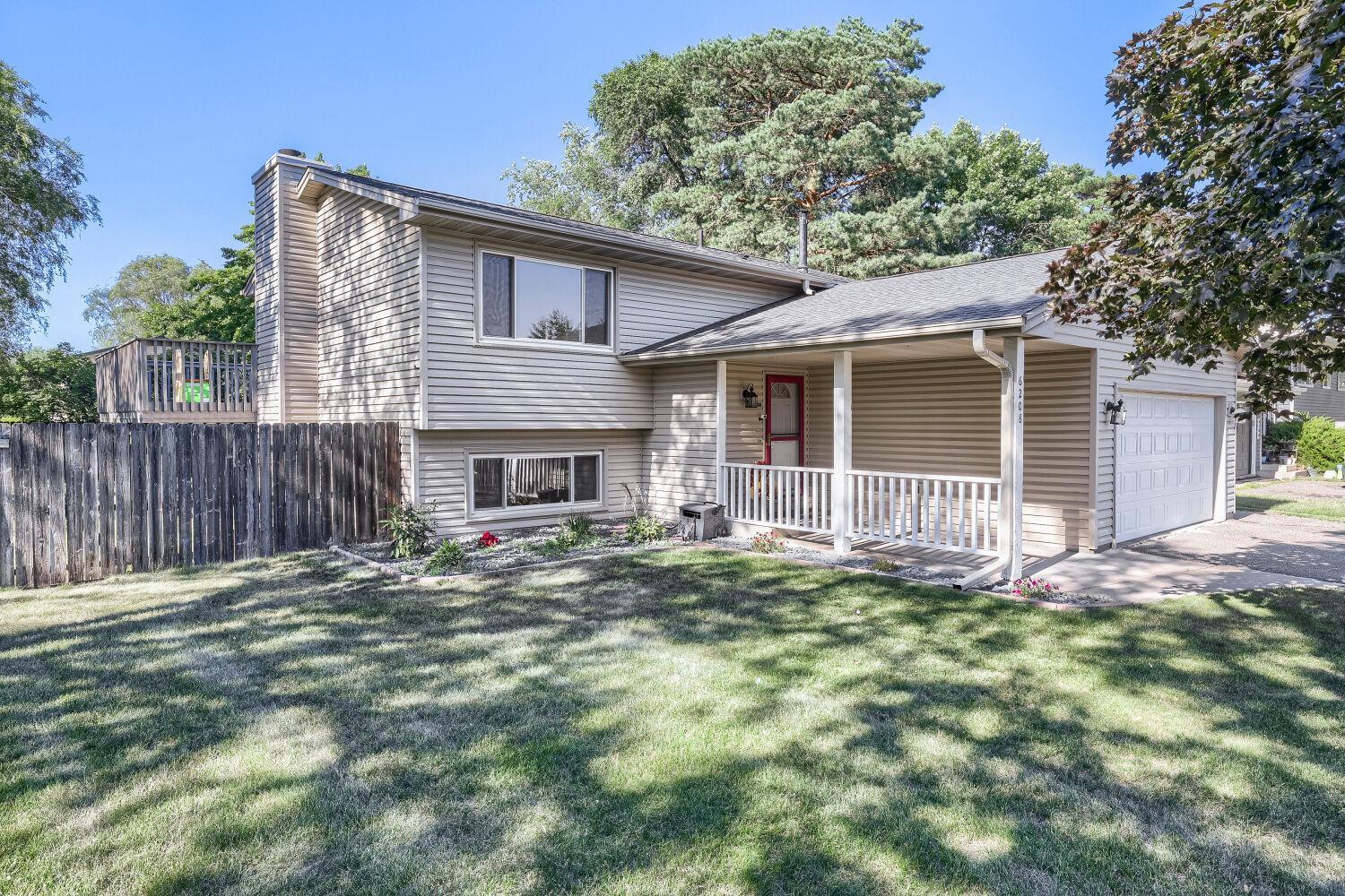 6208 114th Ave N, Champlin, MN 55316