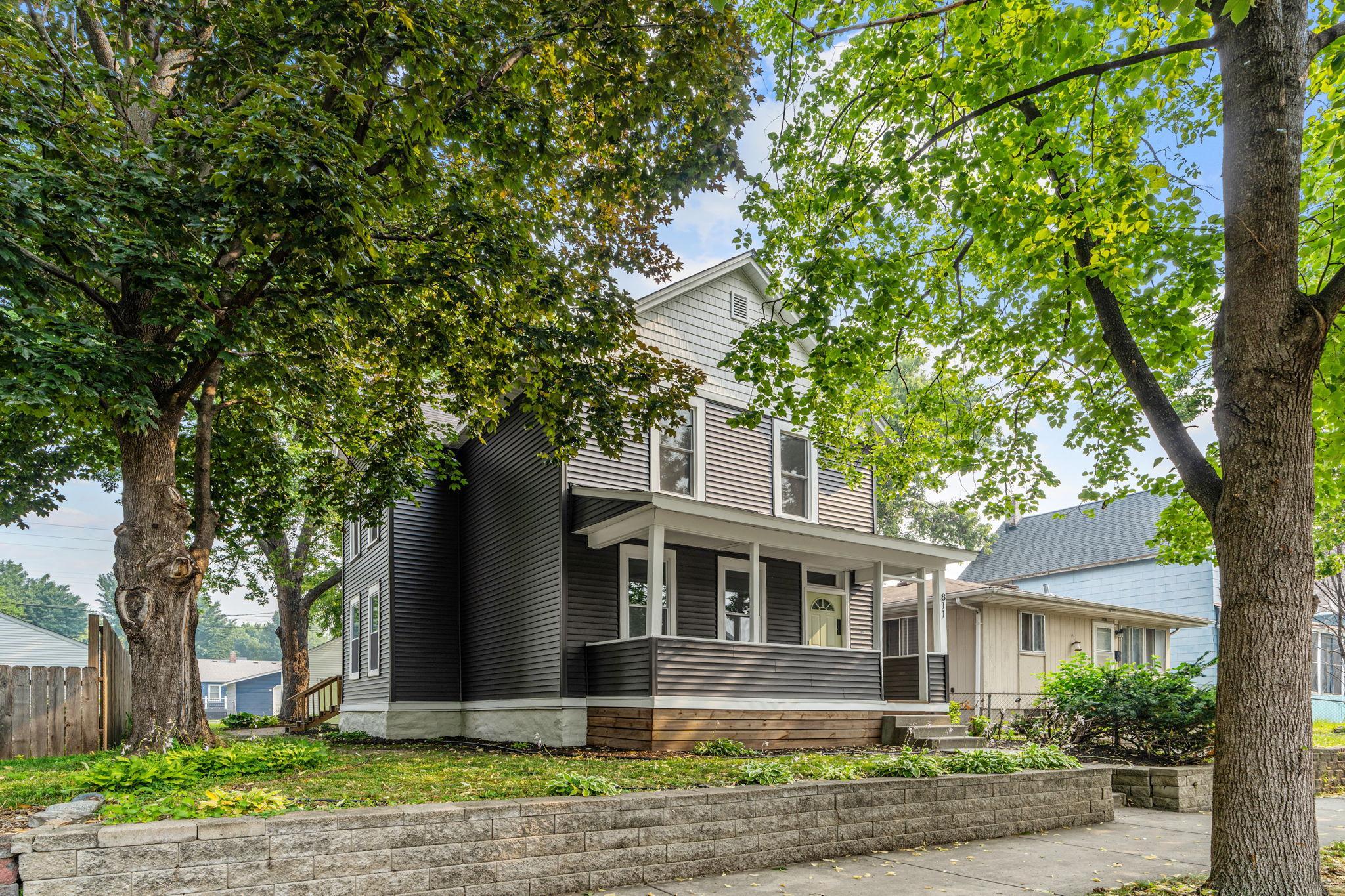 811 Watson Ave, Saint Paul, MN 55102