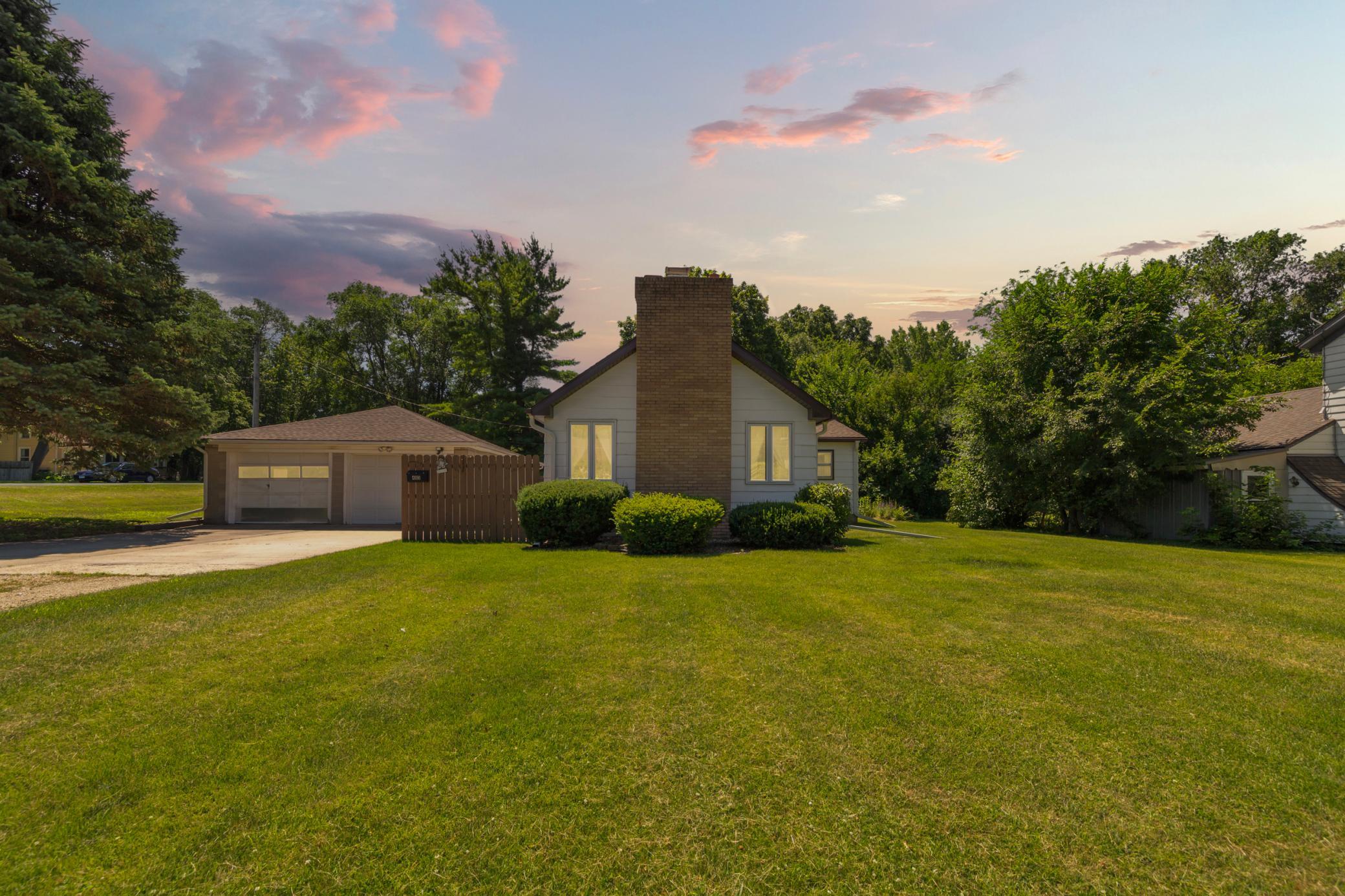 403 9th St W, Northfield, MN 55057