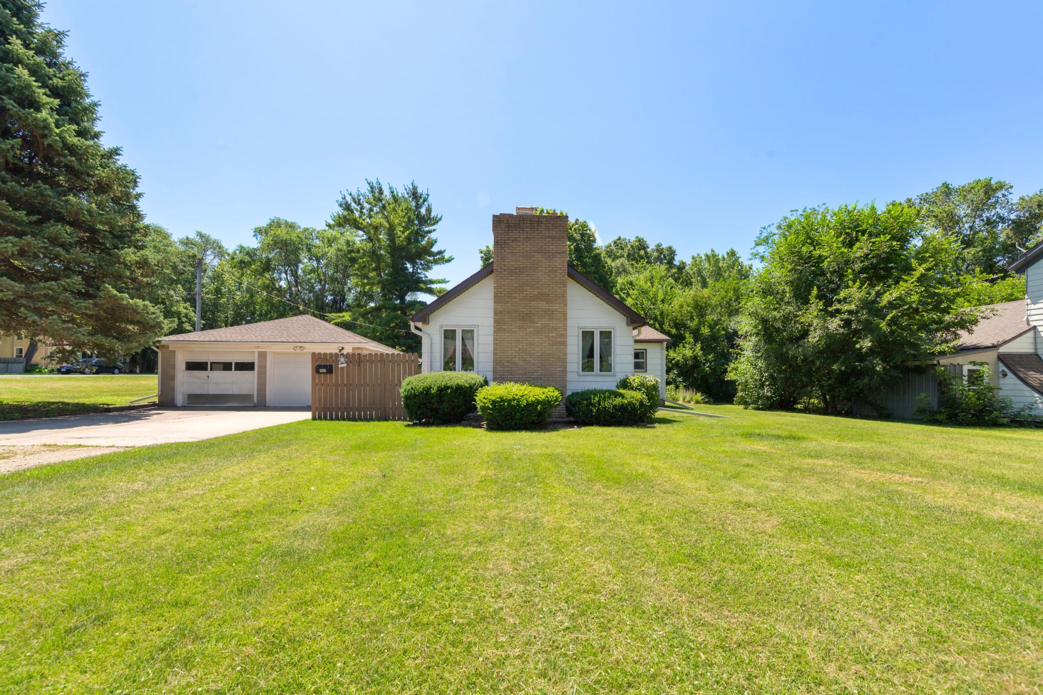 403 9th St W, Northfield, MN 55057