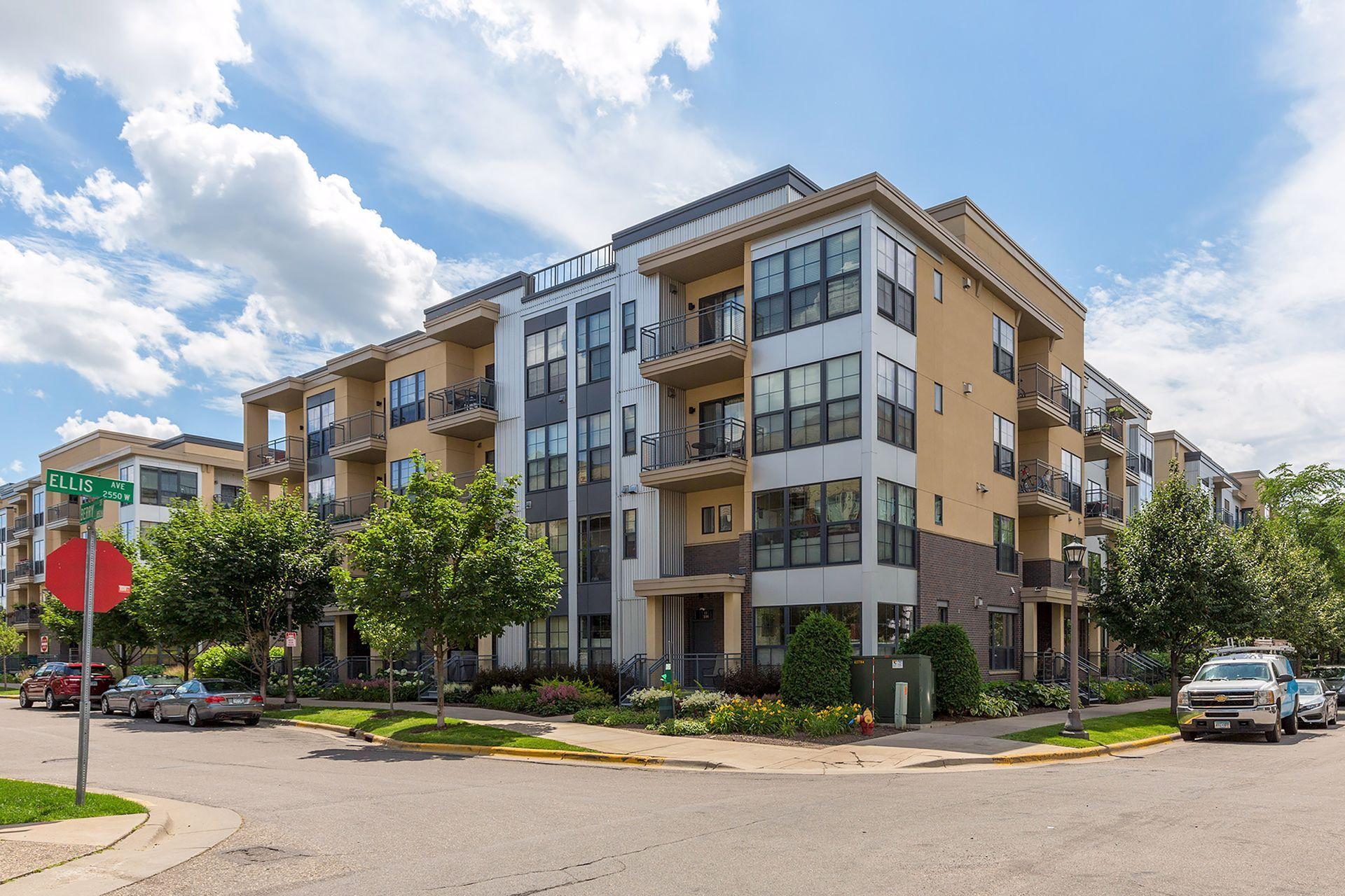2566 Ellis Ave #416, Saint Paul, MN 55114
