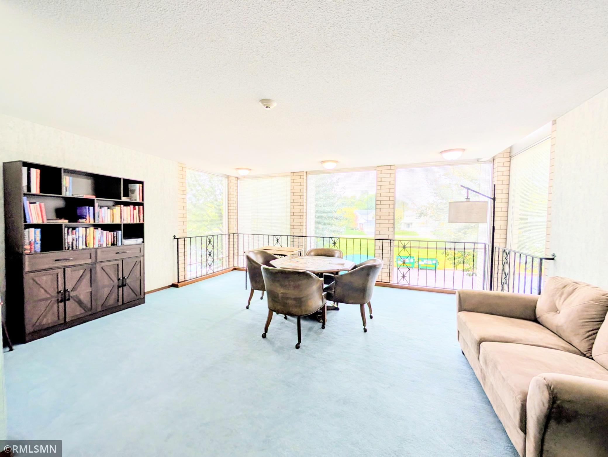 2700 Dale St N #A214, Roseville, MN 55113