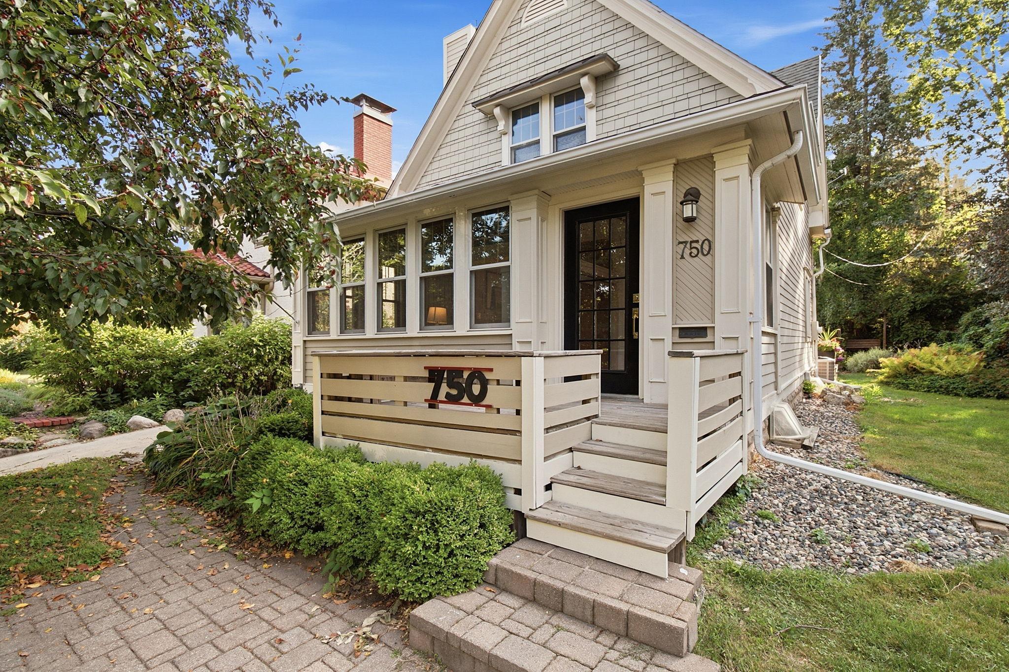 750 Chippewa Ave, Saint Paul, MN 55107