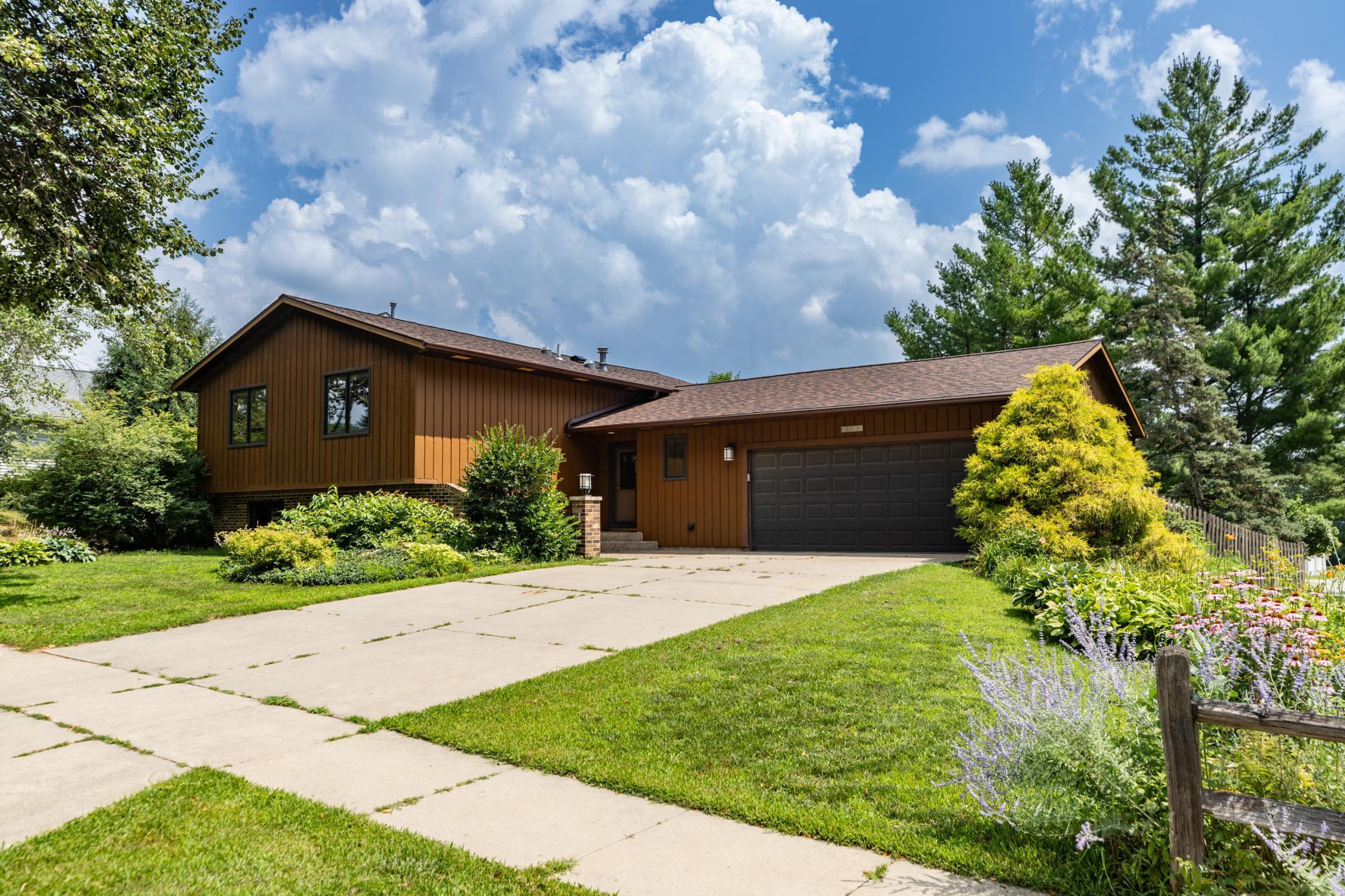 2124 Washington Ln SW, Rochester, MN 55902