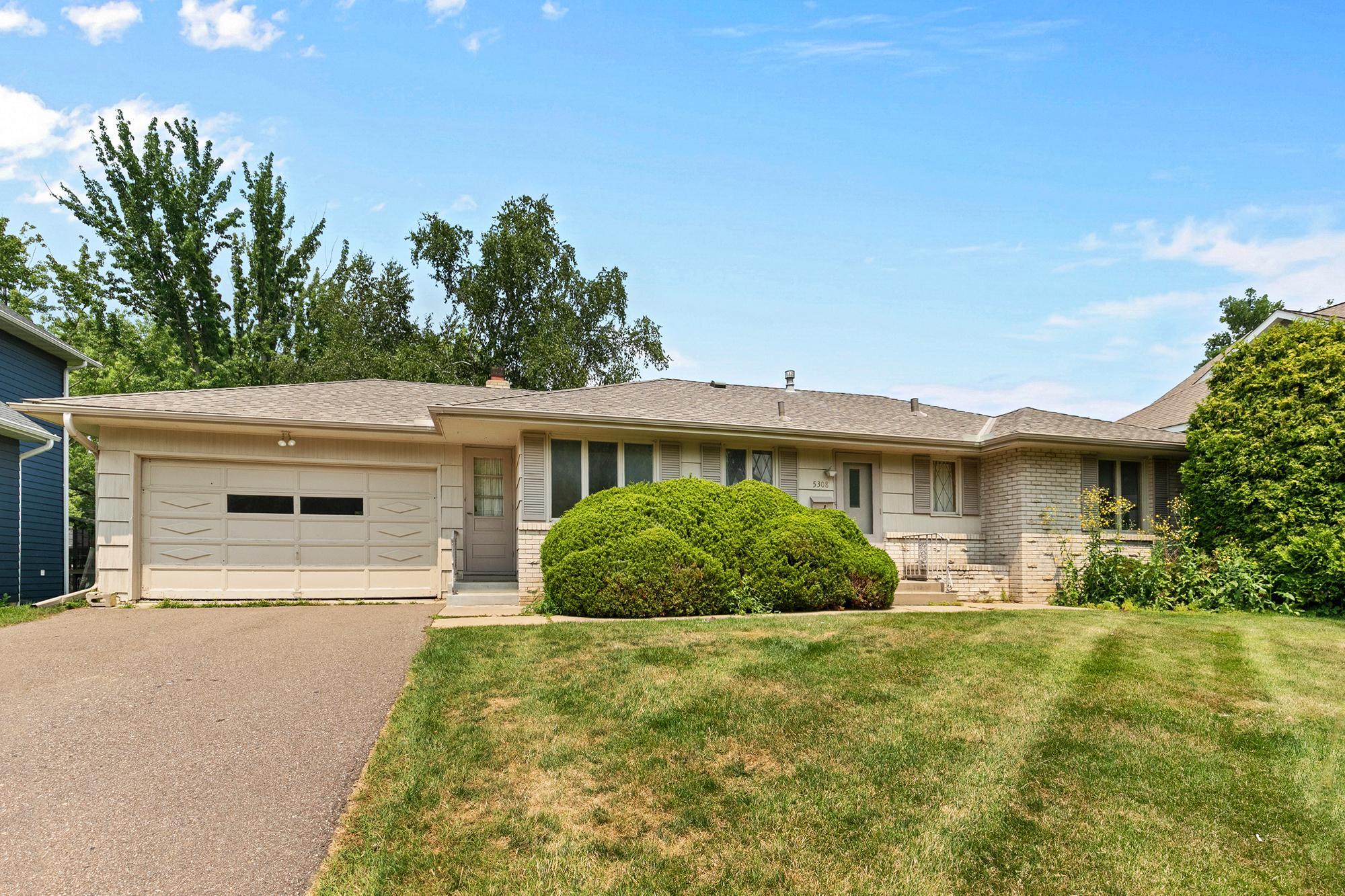 5308 Forslin Dr, Edina, MN 55436