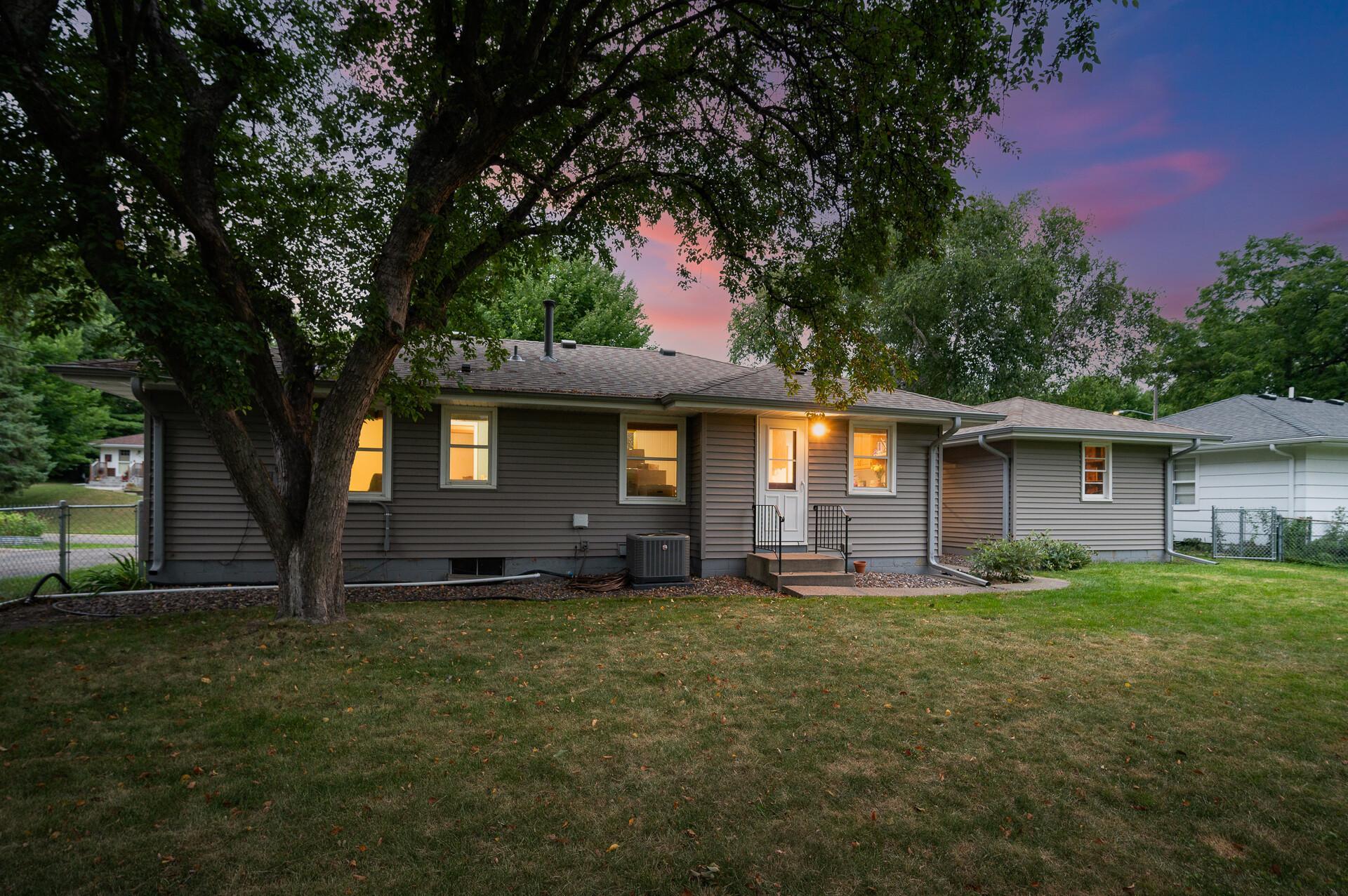 6917 39th Ave N, Crystal, MN 55427