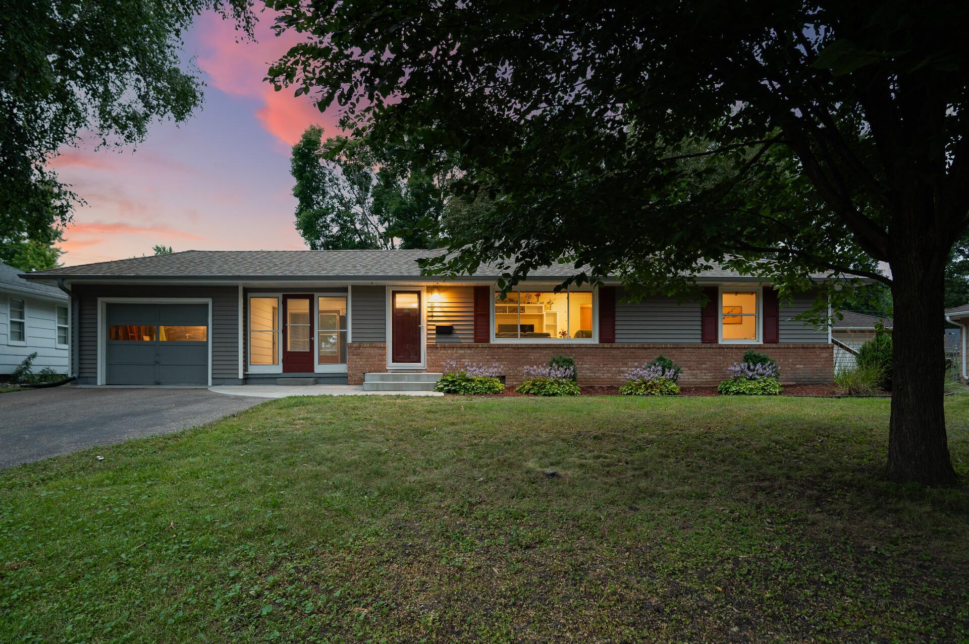 6917 39th Ave N, Crystal, MN 55427