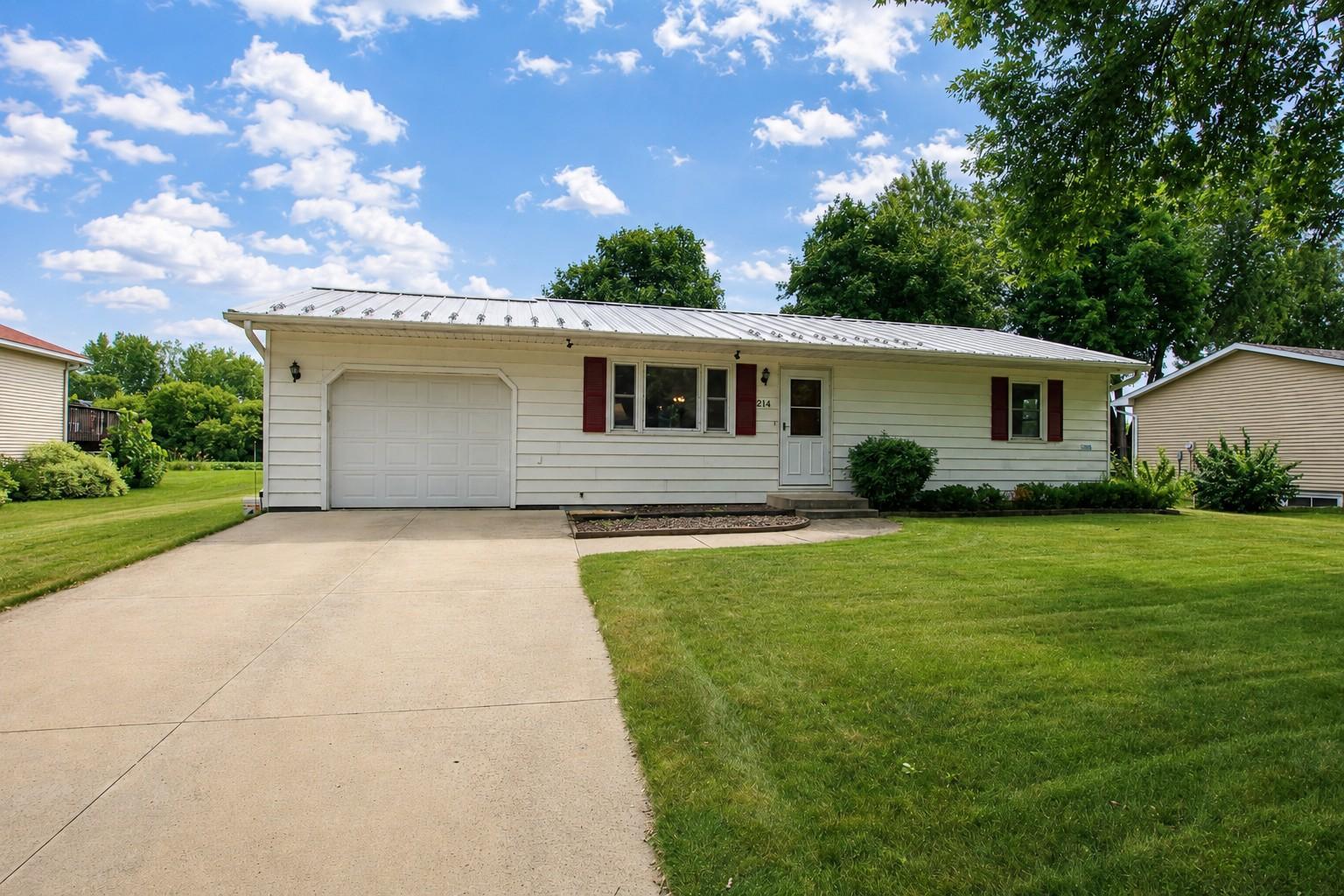 214 Terrace View Dr, Litchfield, MN 55355