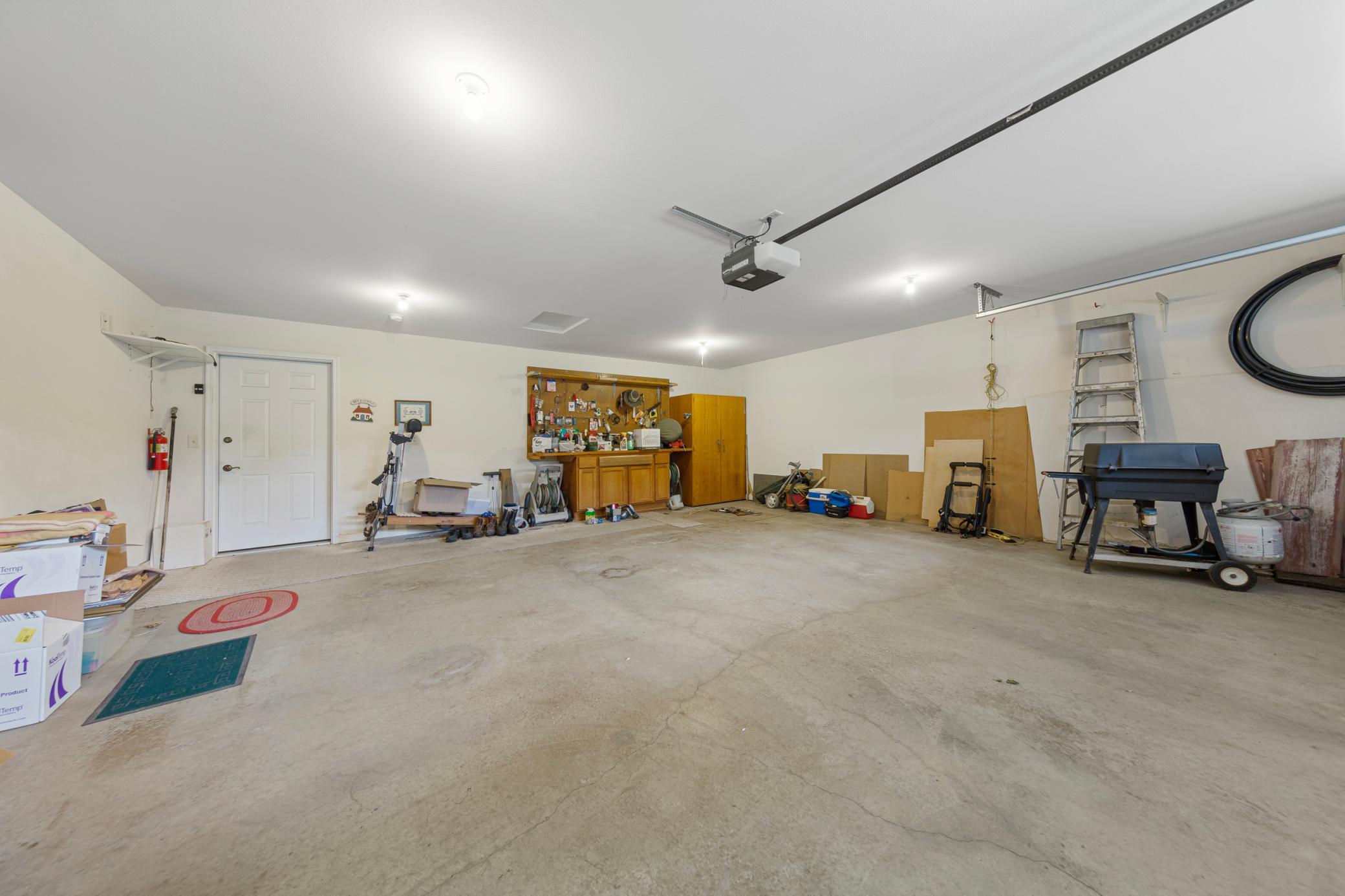 305 Tischler Ave SE, Faribault, MN 55021