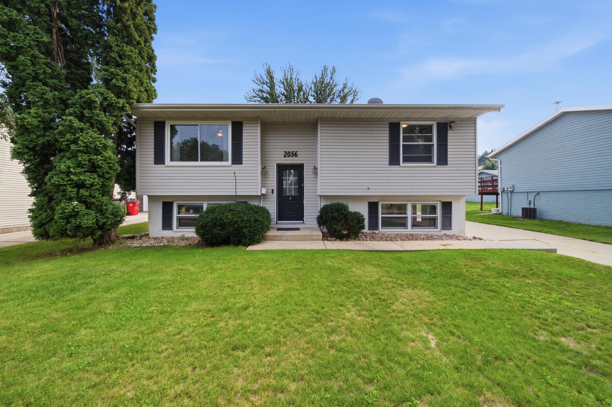 2056 44th St NW, Rochester, MN 55901
