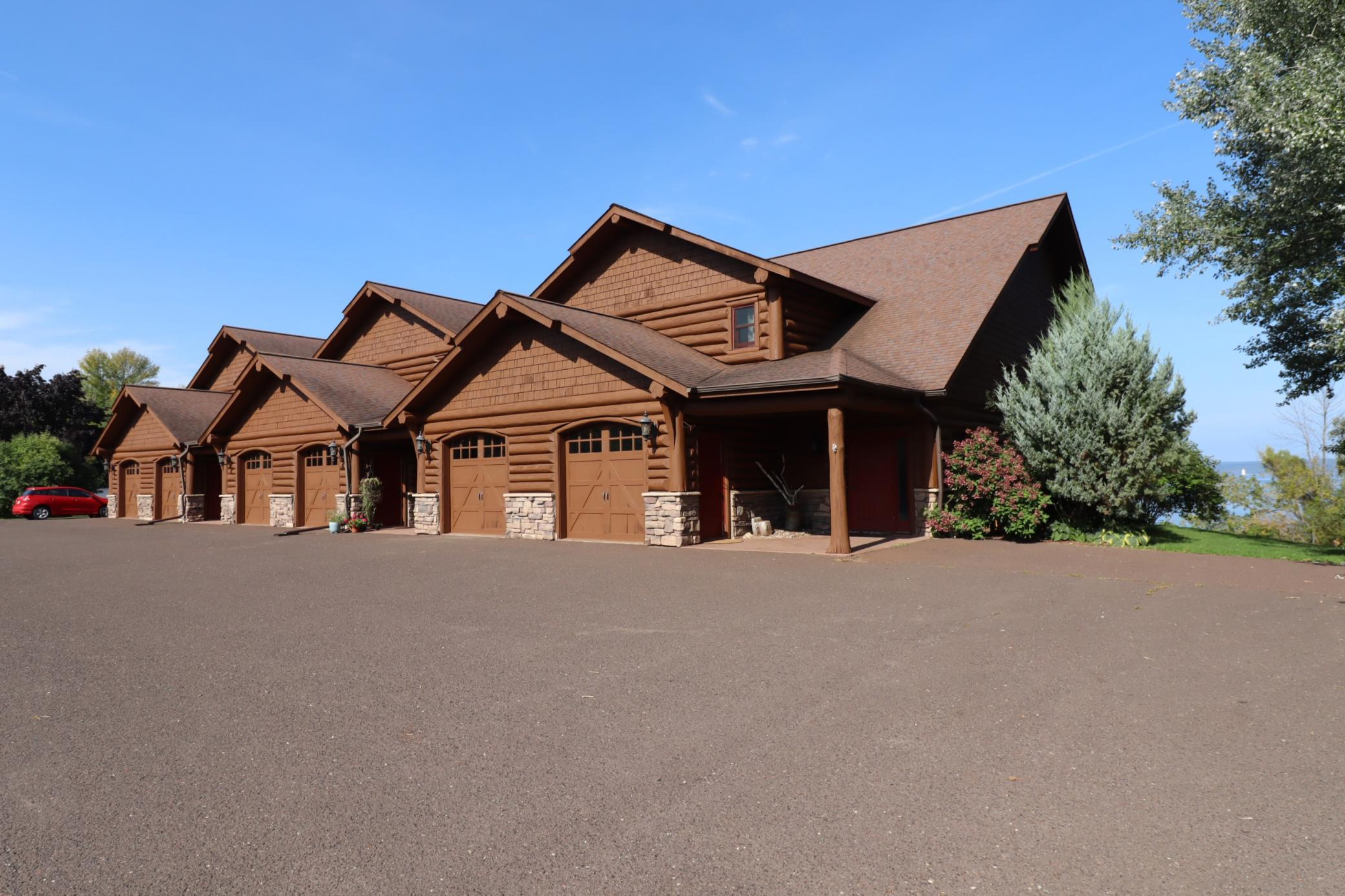 2729 Lake Shore Dr E #4, Ashland, WI 54806