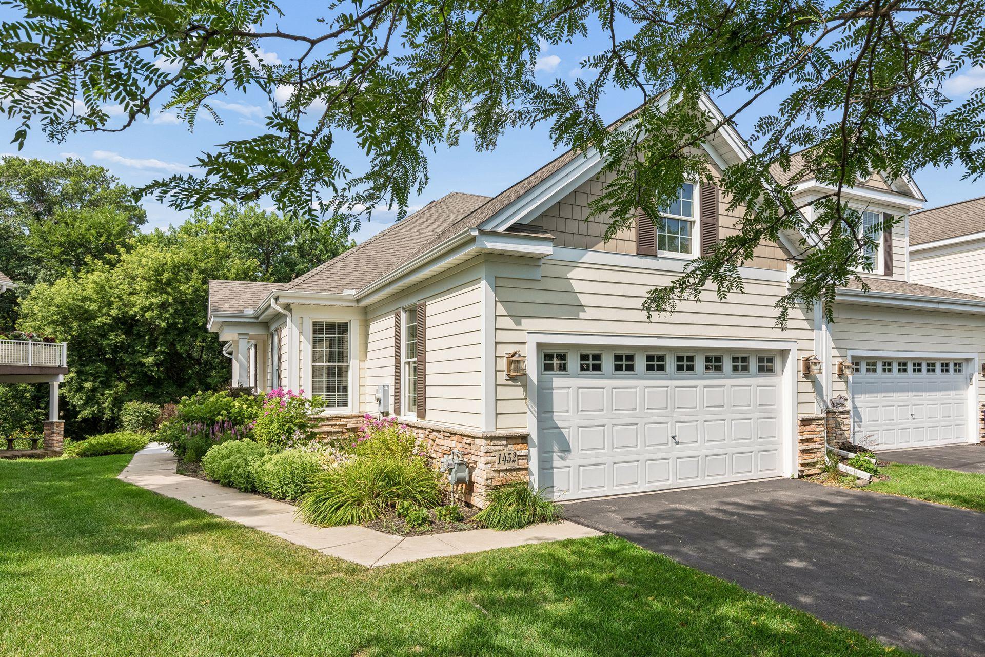 1452 Steeplechase Ln, Eagan, MN 55122
