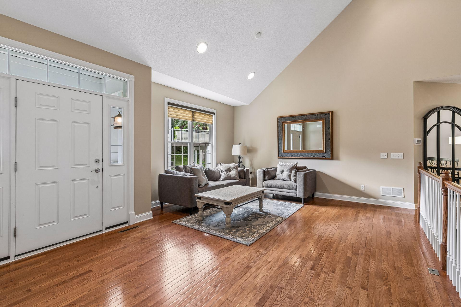 1452 Steeplechase Ln, Eagan, MN 55122