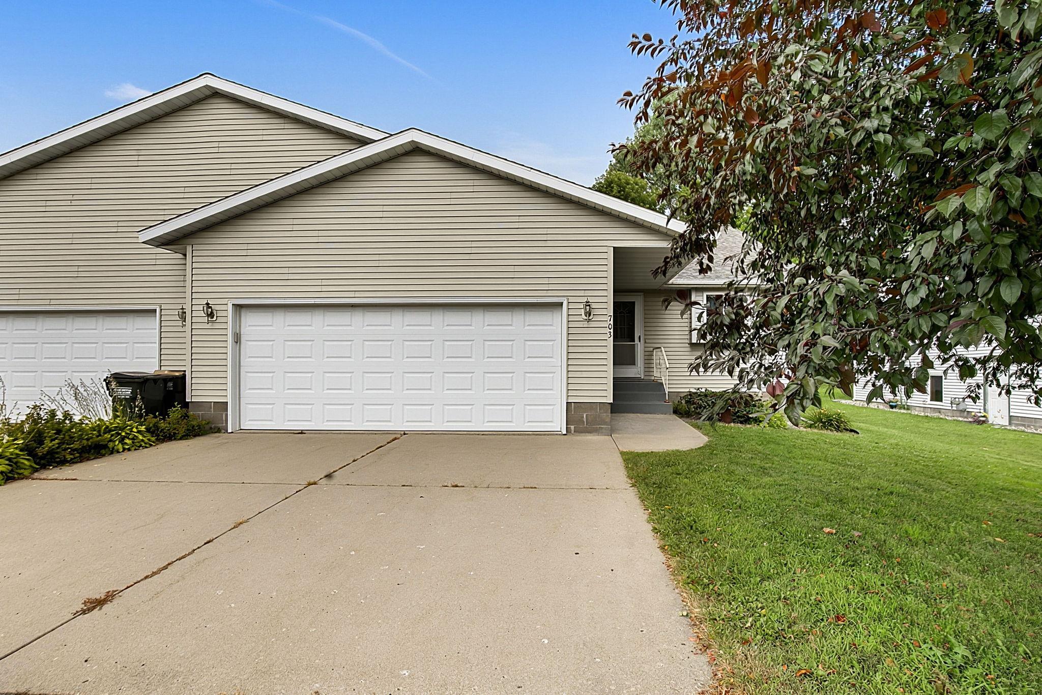 703 2nd Ave NE, Melrose, MN 56352