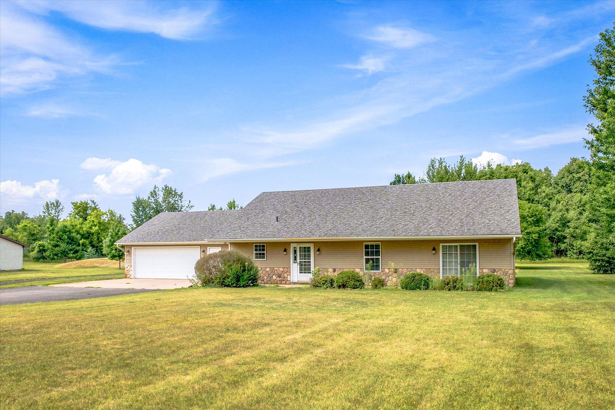 2507 320th Ln NE, Cambridge, MN 55008