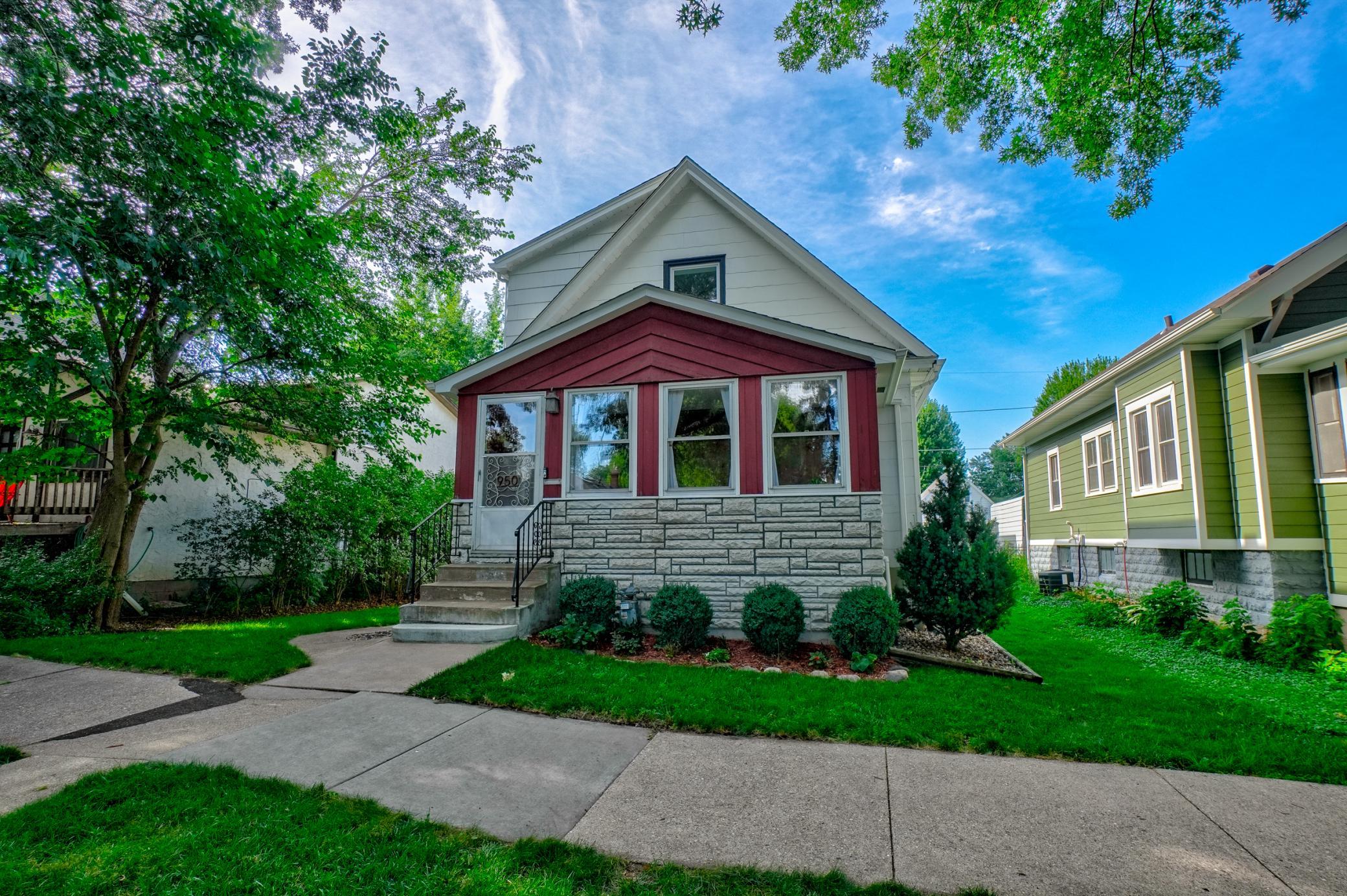 950 Juno Ave, Saint Paul, MN 55102