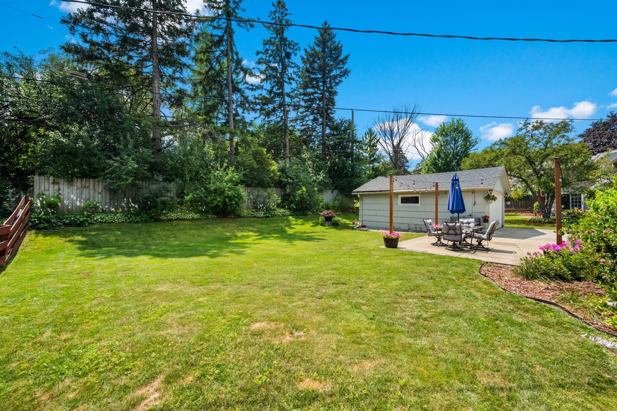 8117 33rd Pl N, Crystal, MN 55427