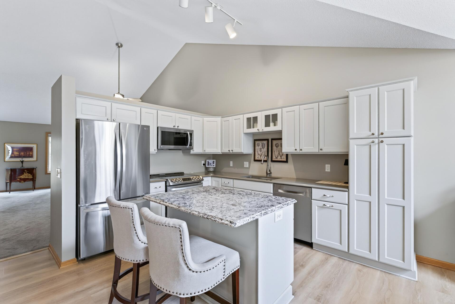 13872 Falcon Ave, Apple Valley, MN 55124