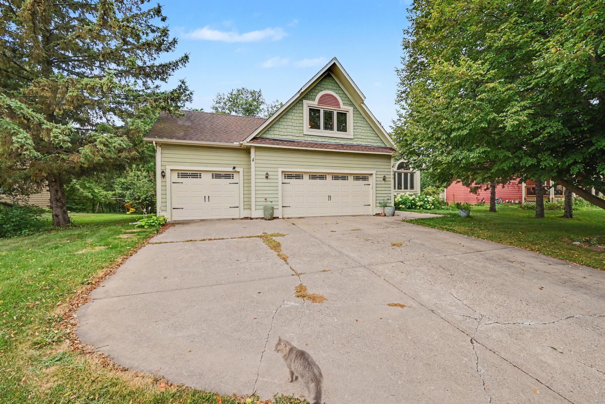 240 Woodridge Ln, Lino Lakes, MN 55014