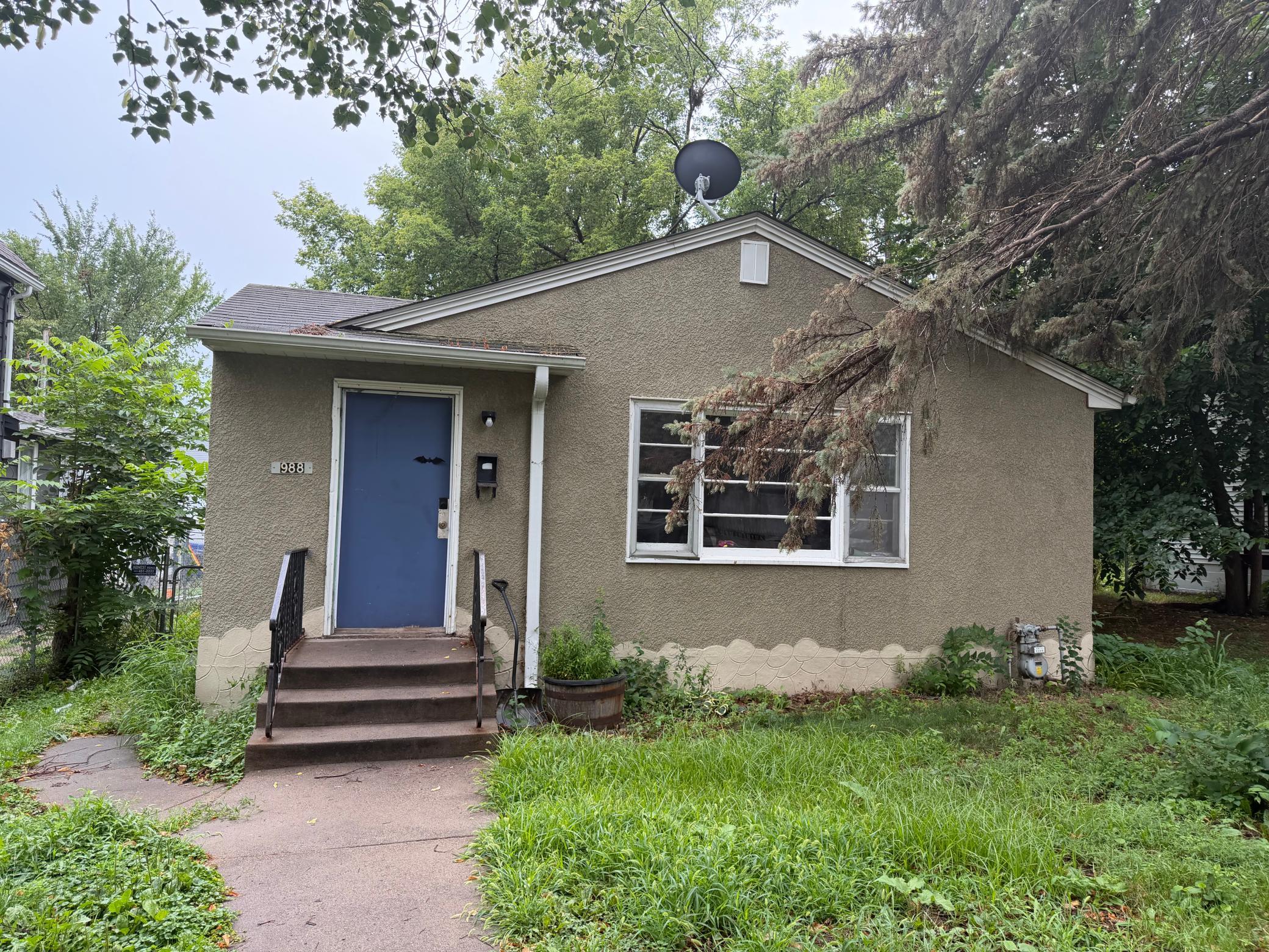 988 Fremont Ave, Saint Paul, MN 55106