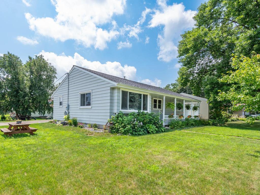 2024 11th St E, Glencoe, MN 55336