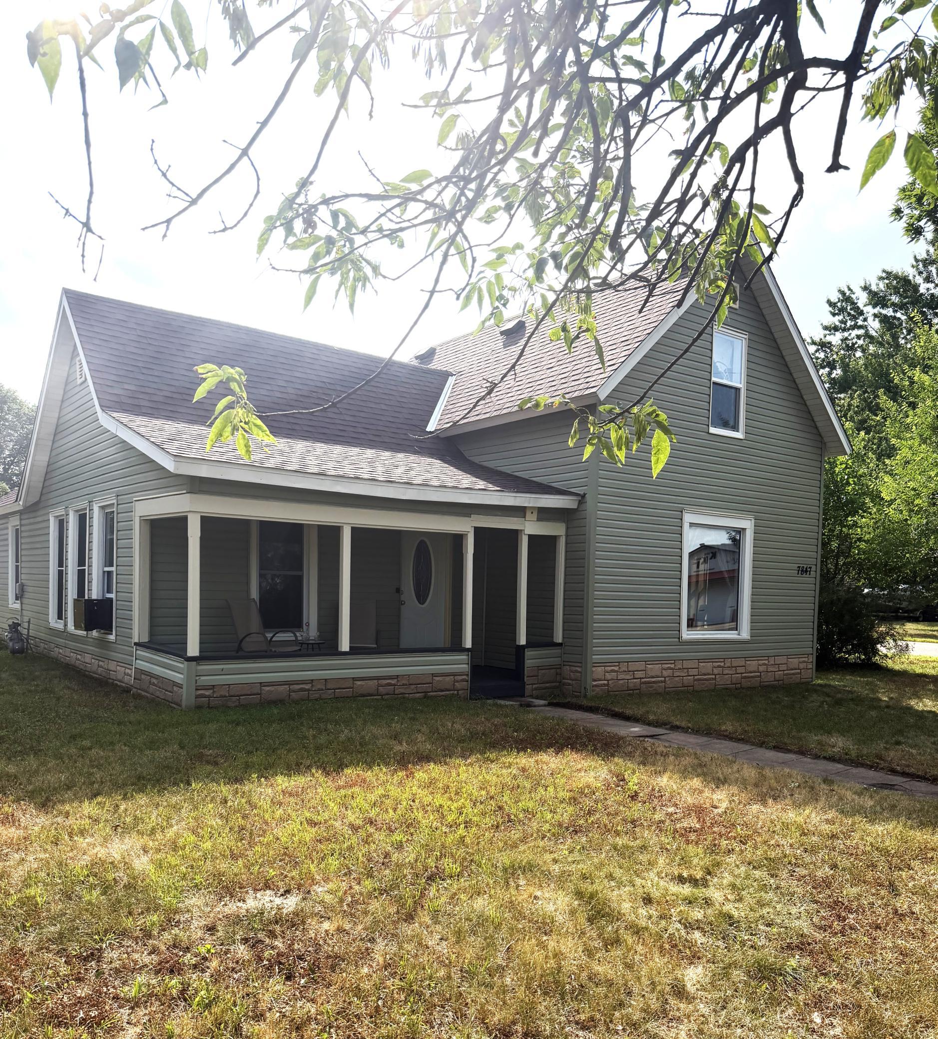 7847 State St, Clear Lake, MN 55319