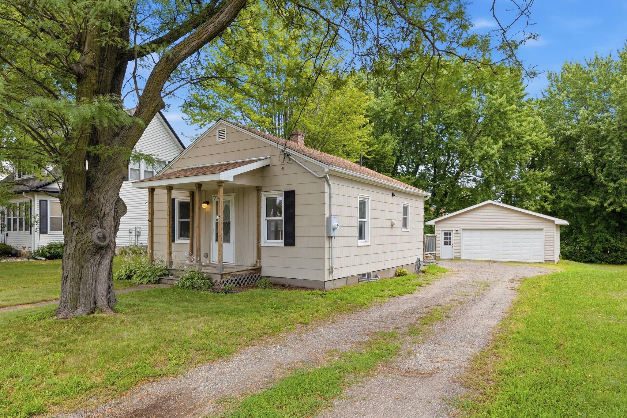 260 Buffalo Ave S, Montrose, MN 55363