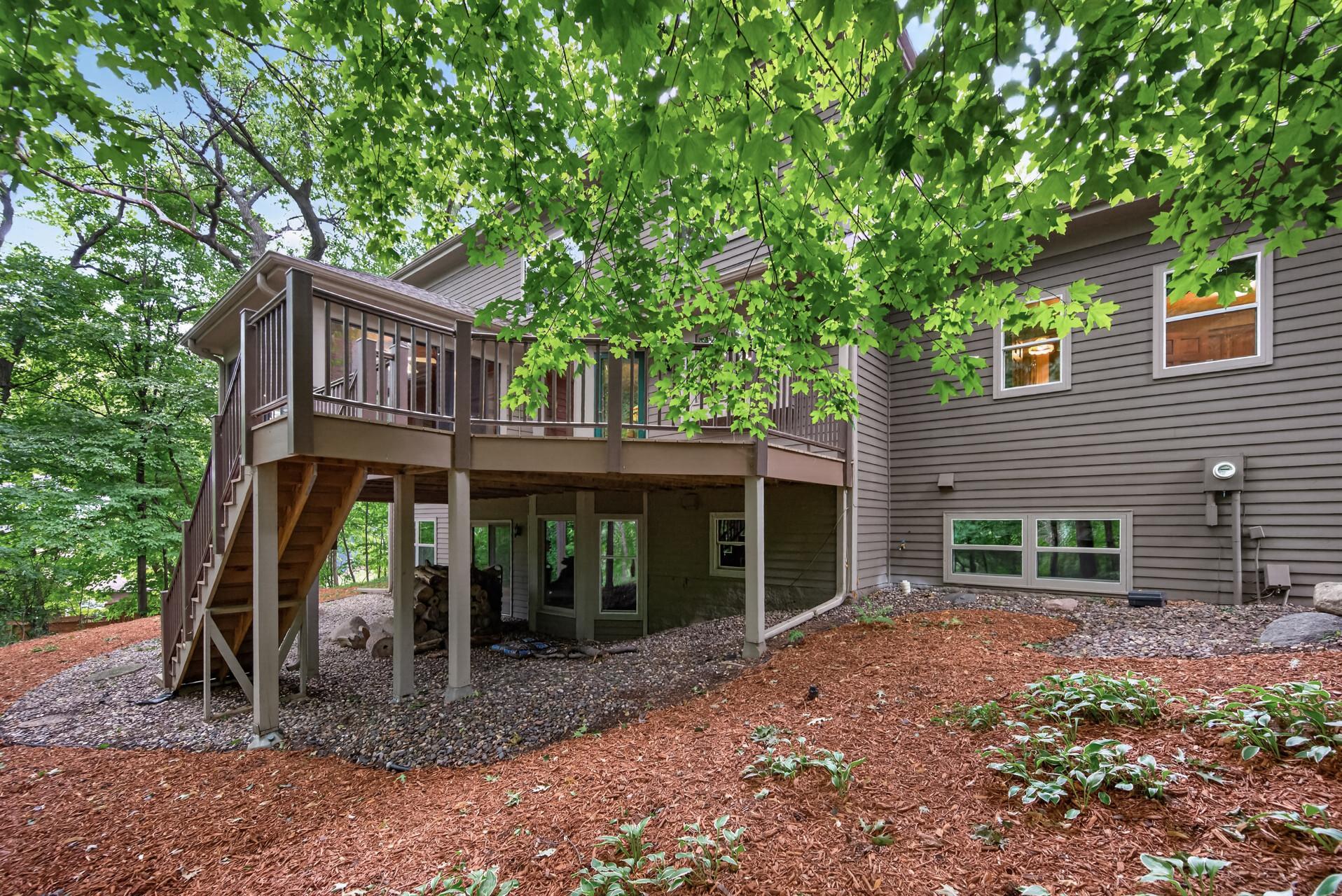 18401 Beaverwood Hill, Minnetonka, MN 55345