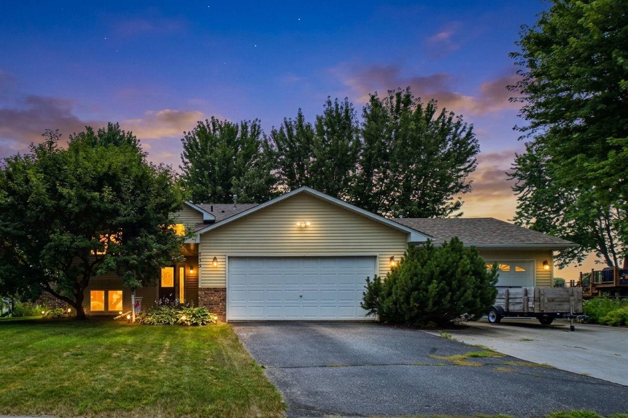 739 Kirche Hill Dr, Carver, MN 55315