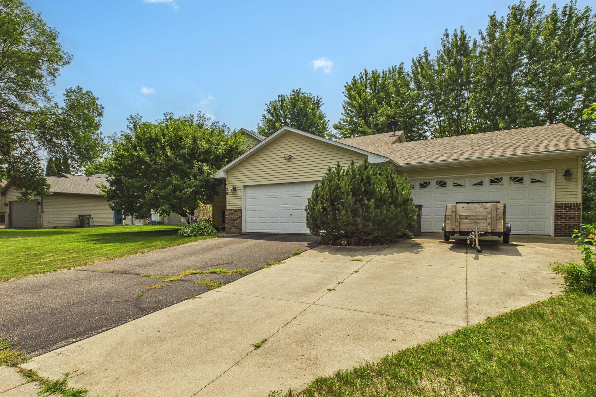 739 Kirche Hill Dr, Carver, MN 55315