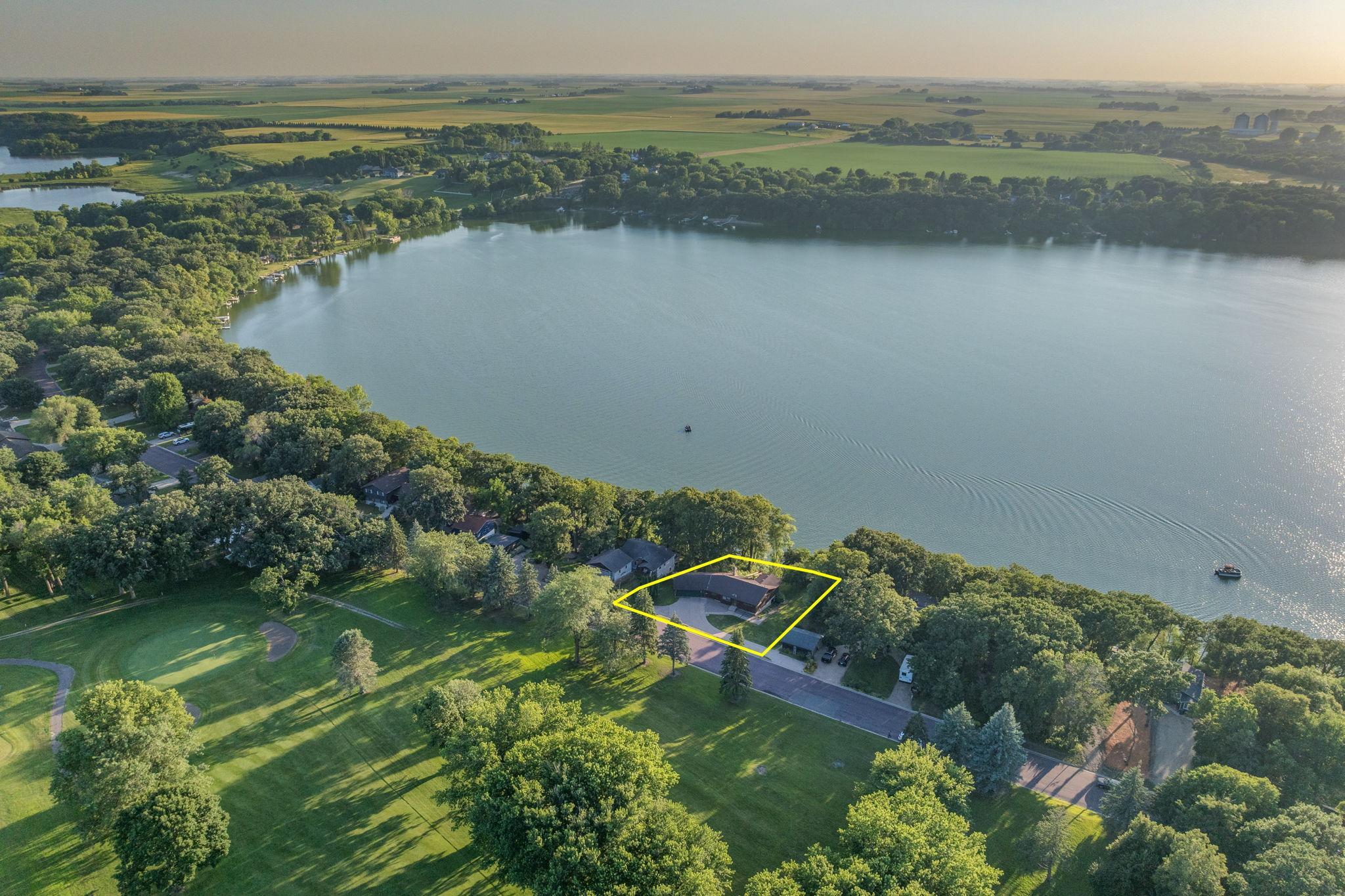 350 E Amber Lake Dr, Fairmont, MN 56031