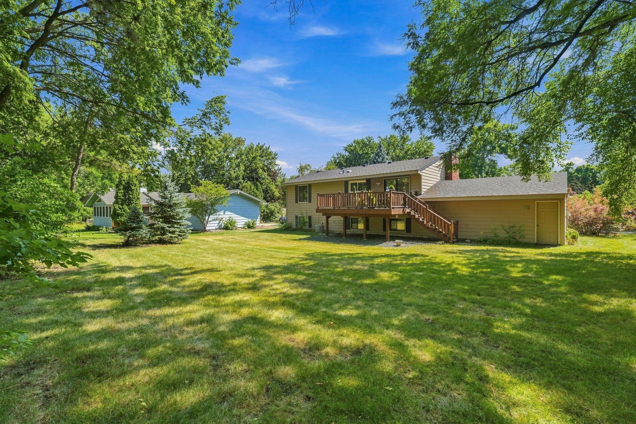10924 Hyland Ter, Eden Prairie, MN 55344