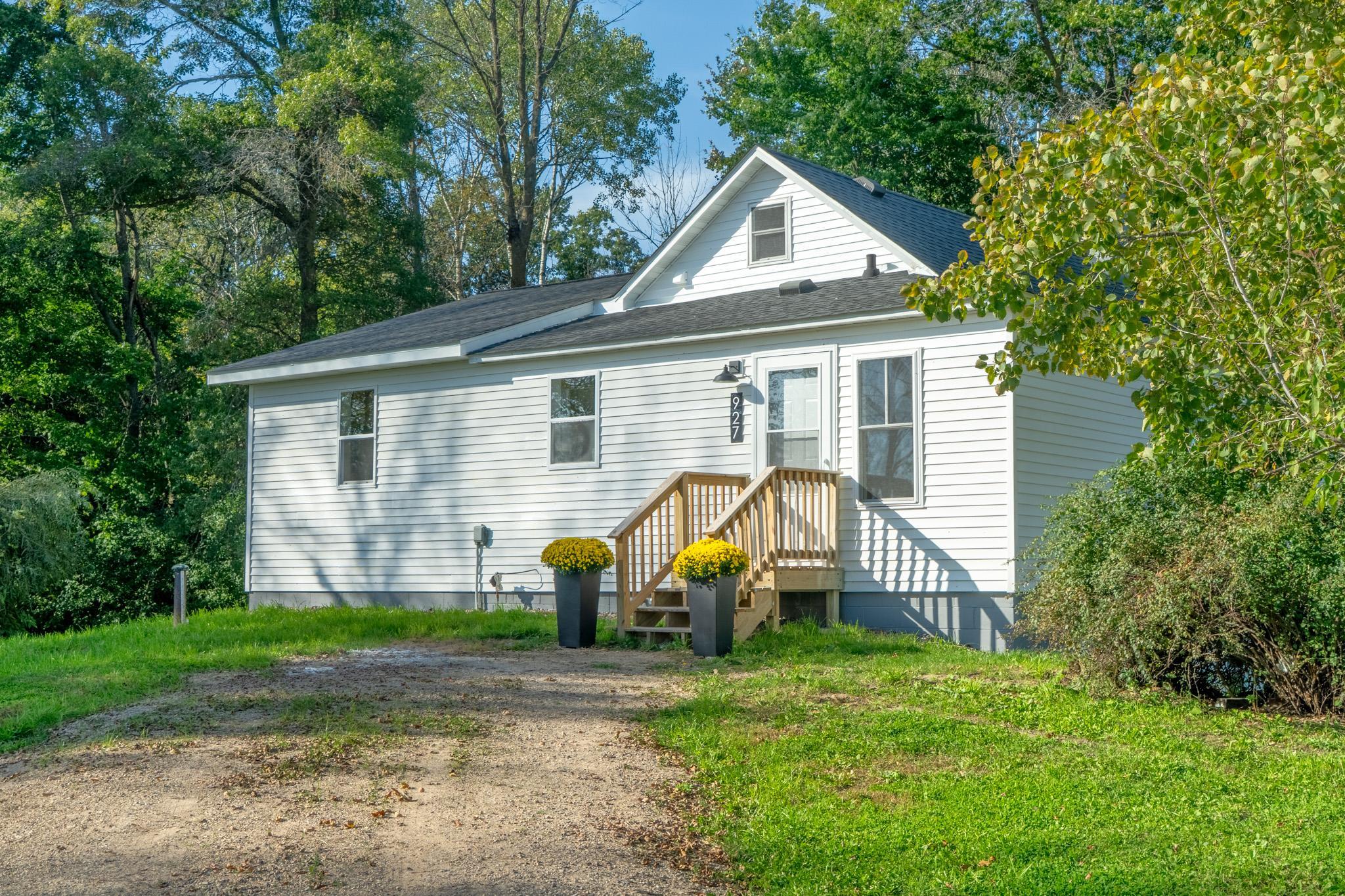 927 75th St, Amery, WI 54001