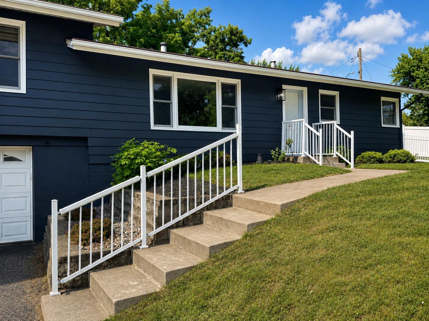 17620 8th Ave N, Plymouth, MN 55447