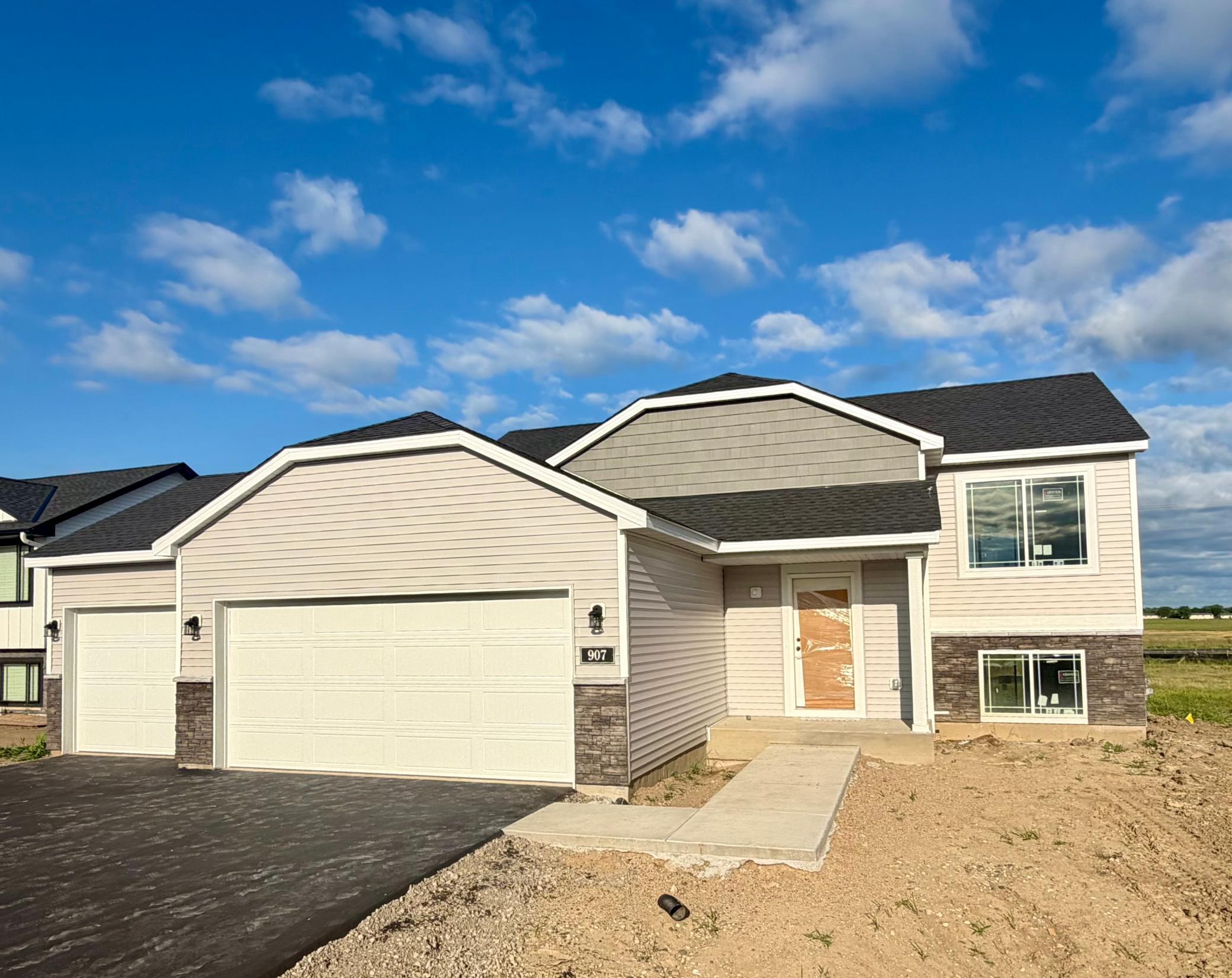 907 Misty Meadow Blvd, Buffalo, MN 55313