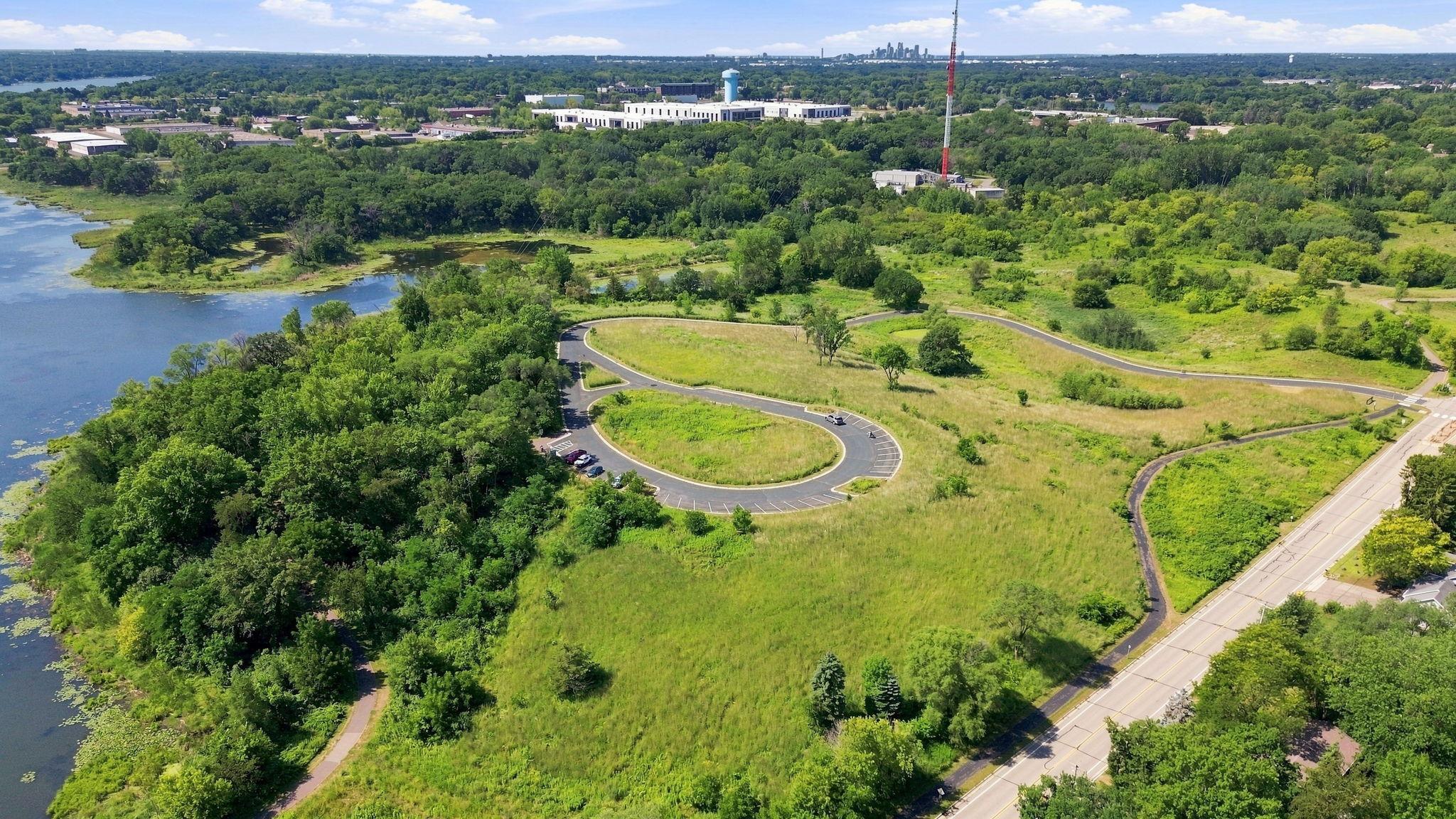 445 Gramsie Rd, Shoreview, MN 55126