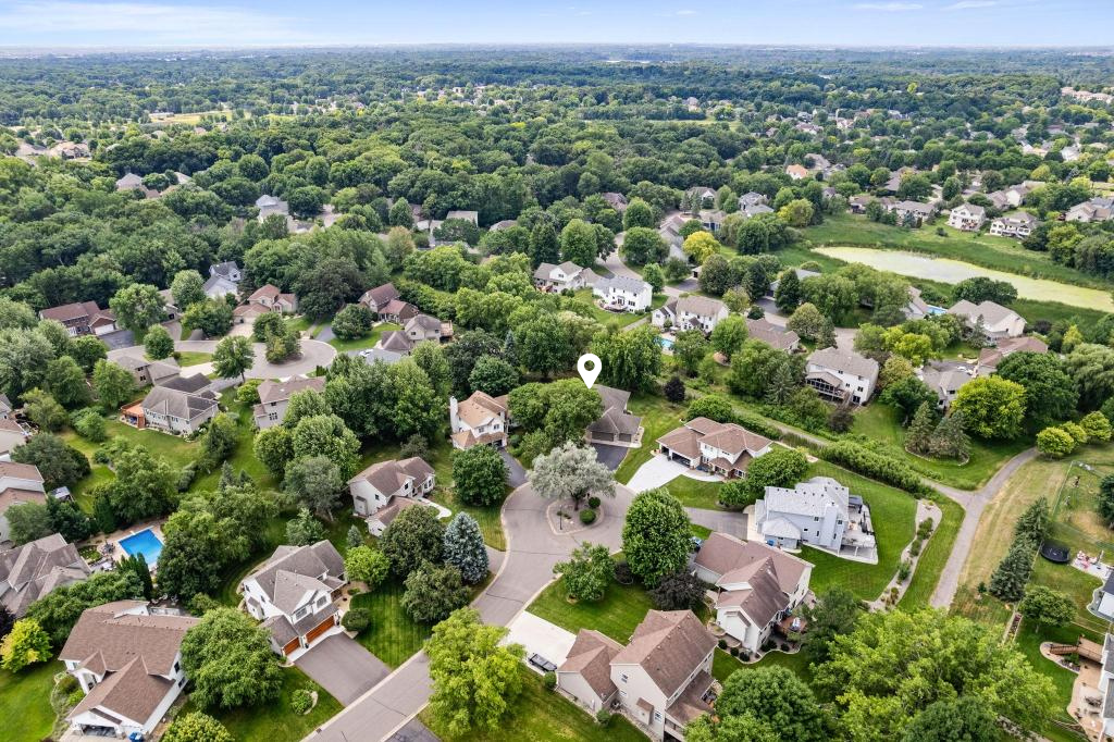 9451 White Oaks Trl N, Champlin, MN 55316
