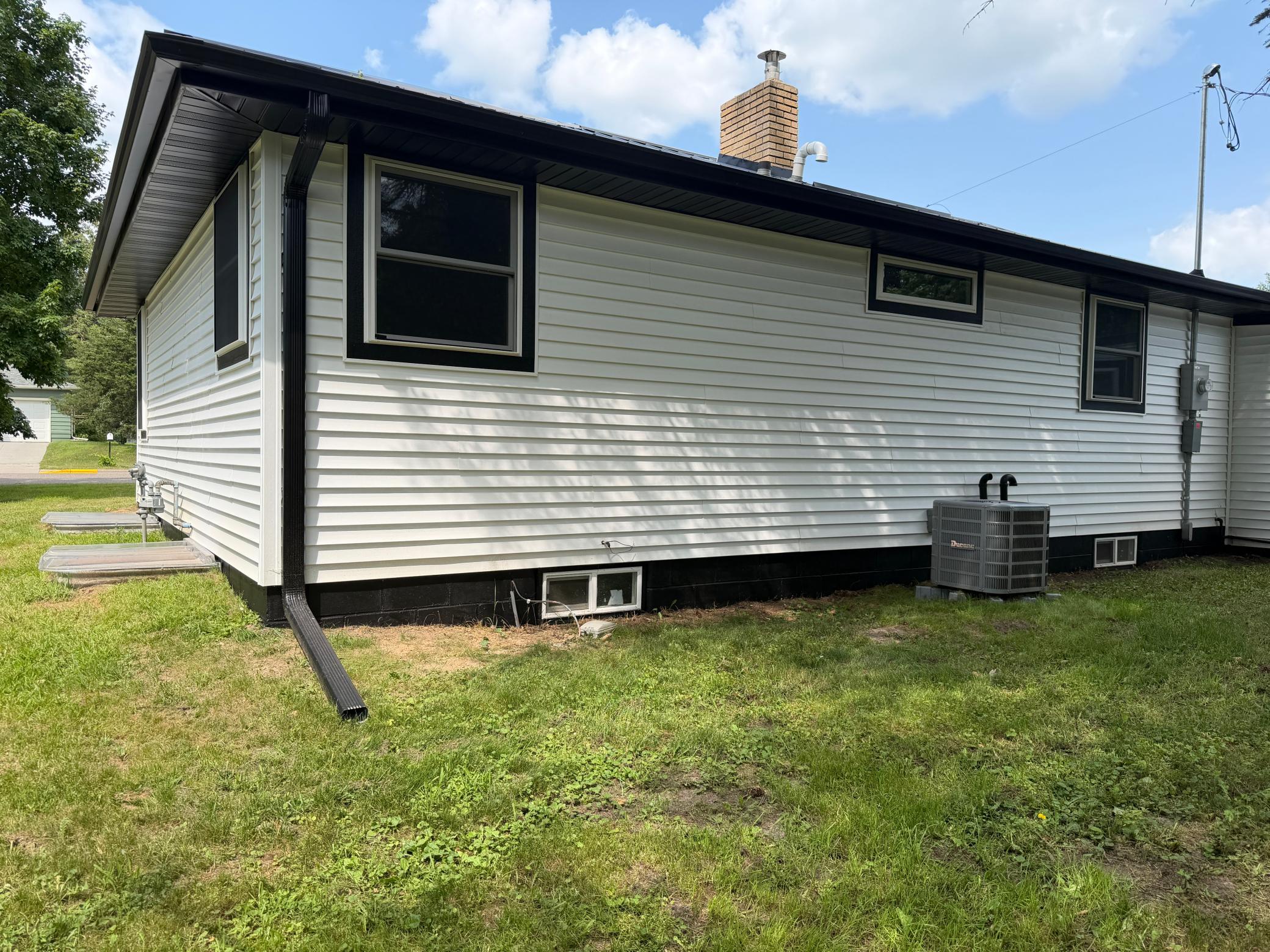 431 8th St W, Browerville, MN 56438