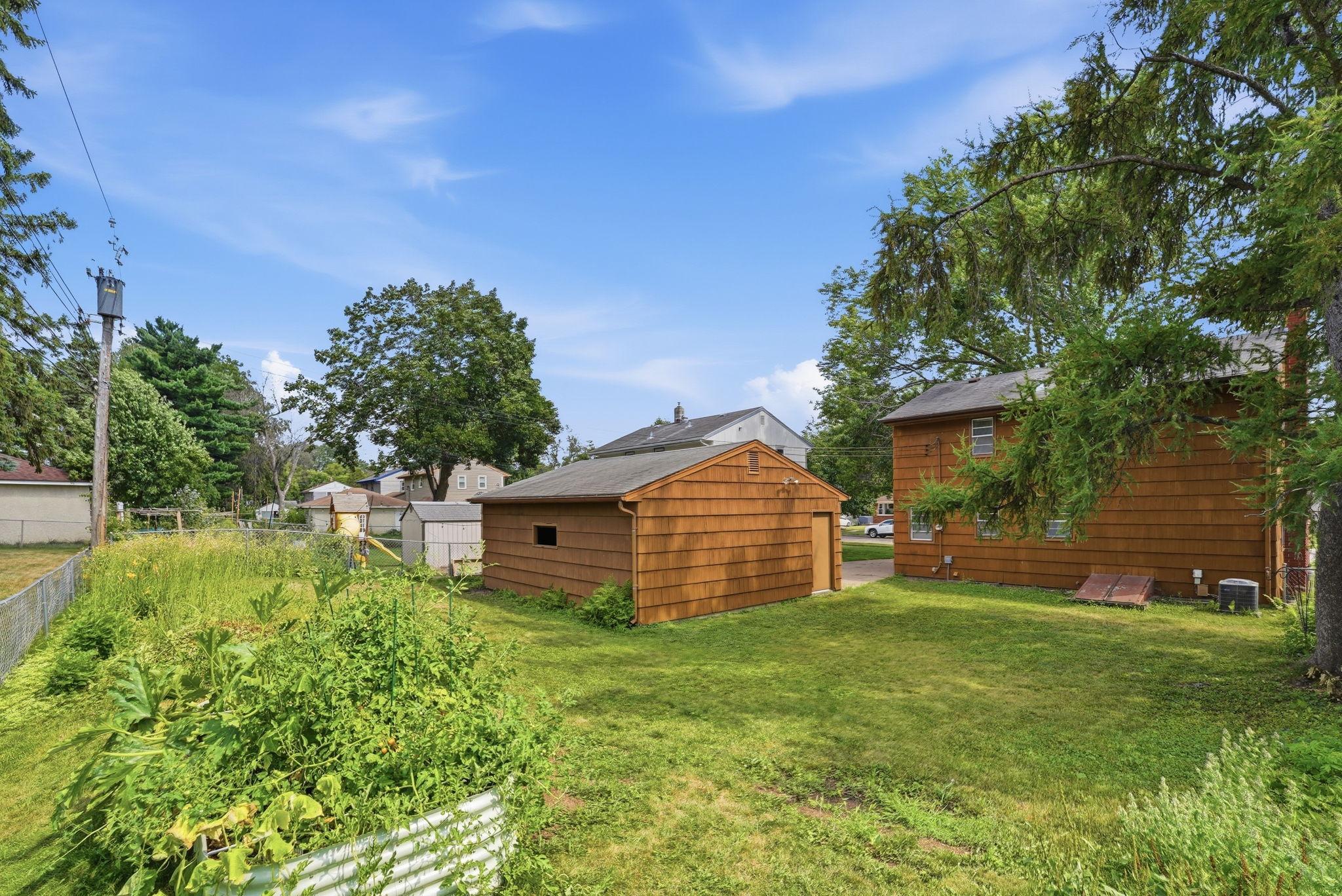 2213 Dellridge Ave, Saint Paul, MN 55119