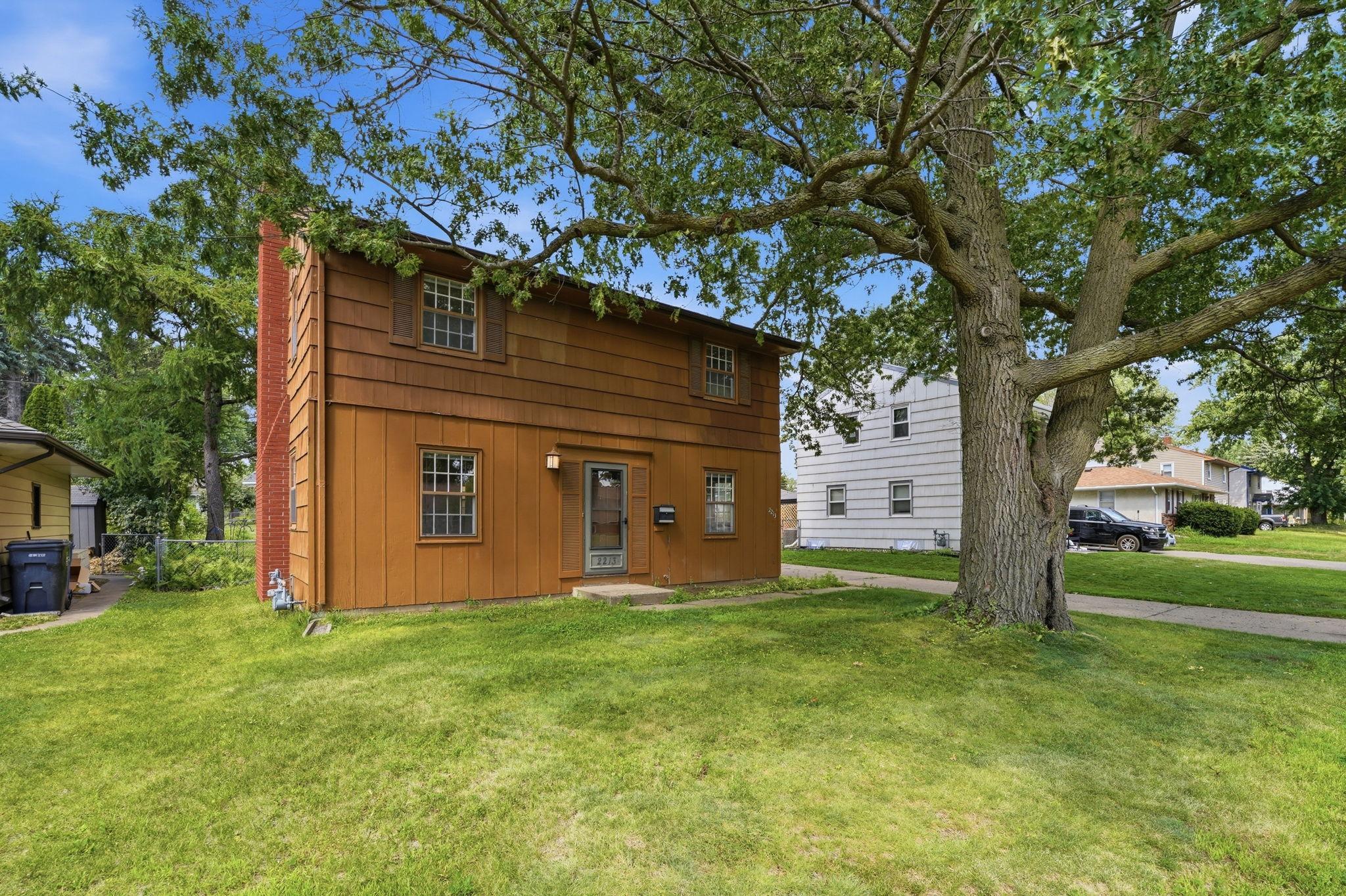 2213 Dellridge Ave, Saint Paul, MN 55119