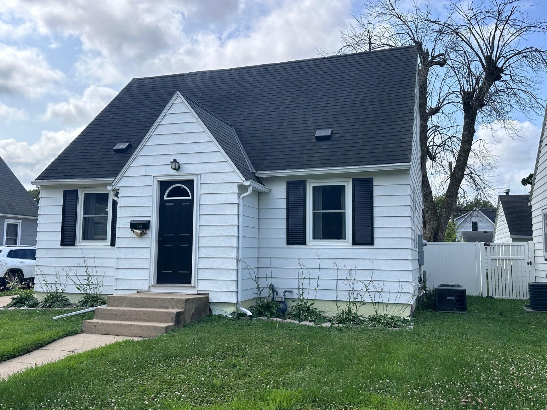 213 11th Ave SW, Austin, MN 55912