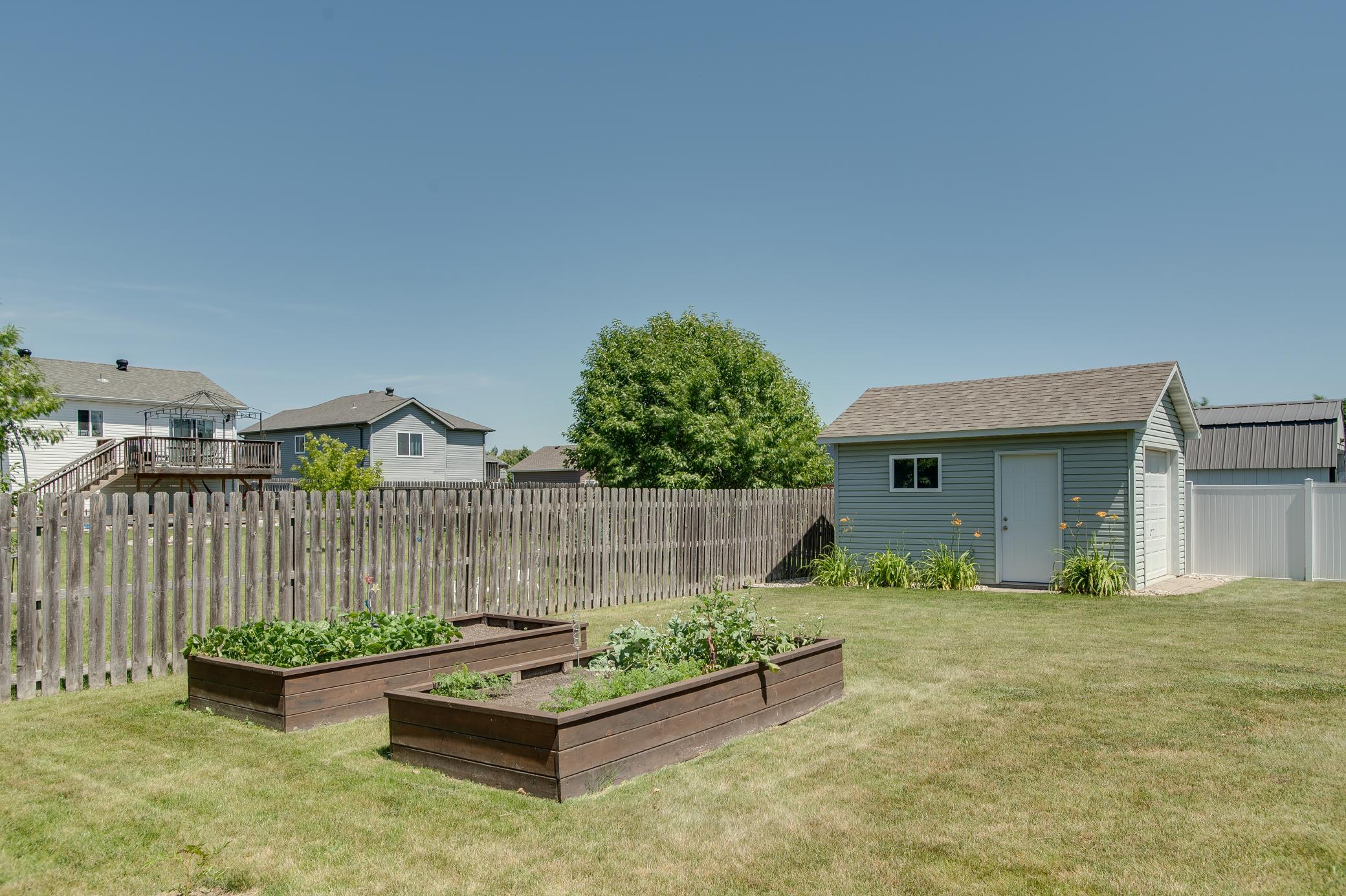 1254 39th Ave S, Moorhead, MN 56560