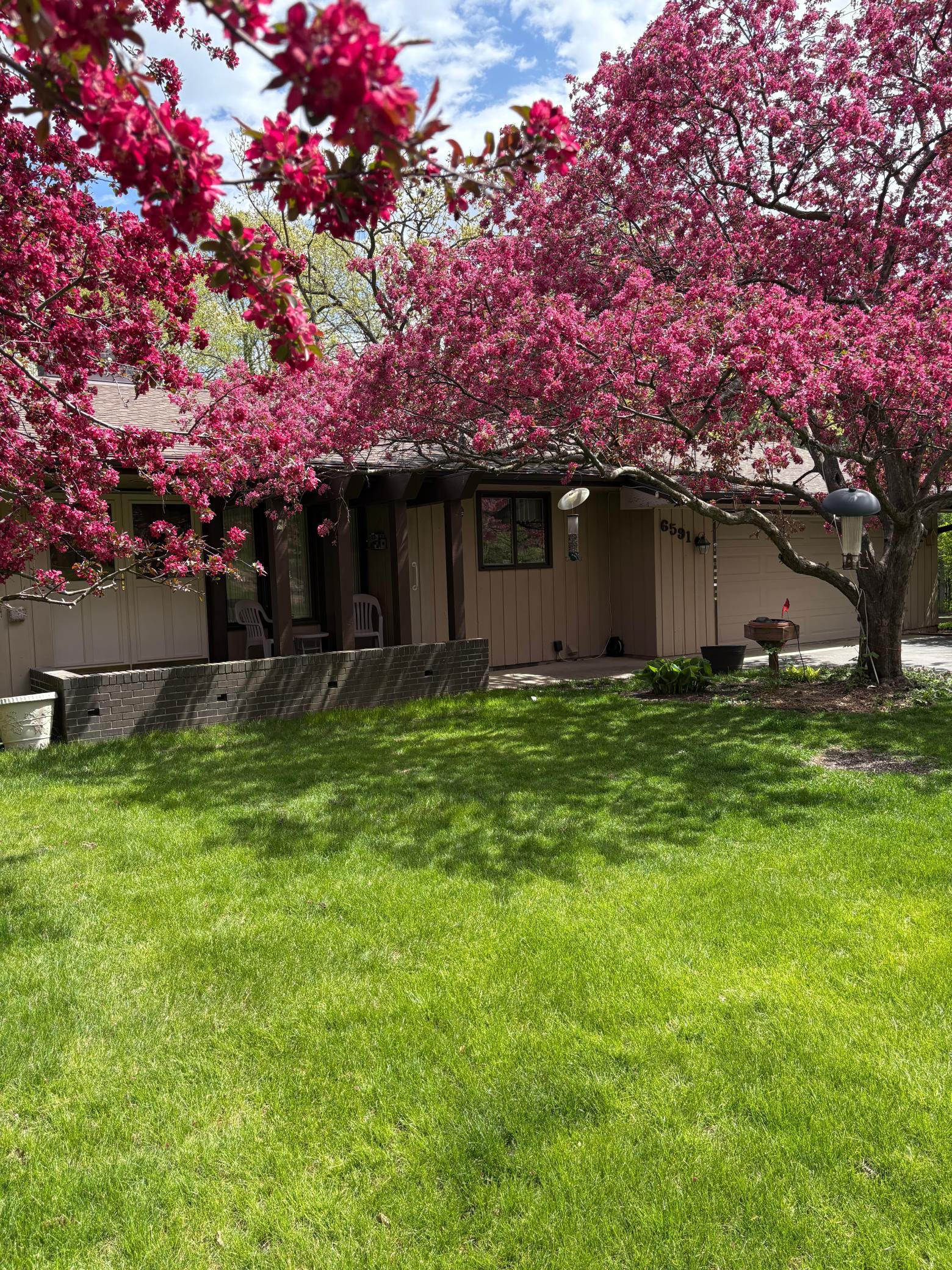 6591 Manchester Ln, Eden Prairie, MN 55346