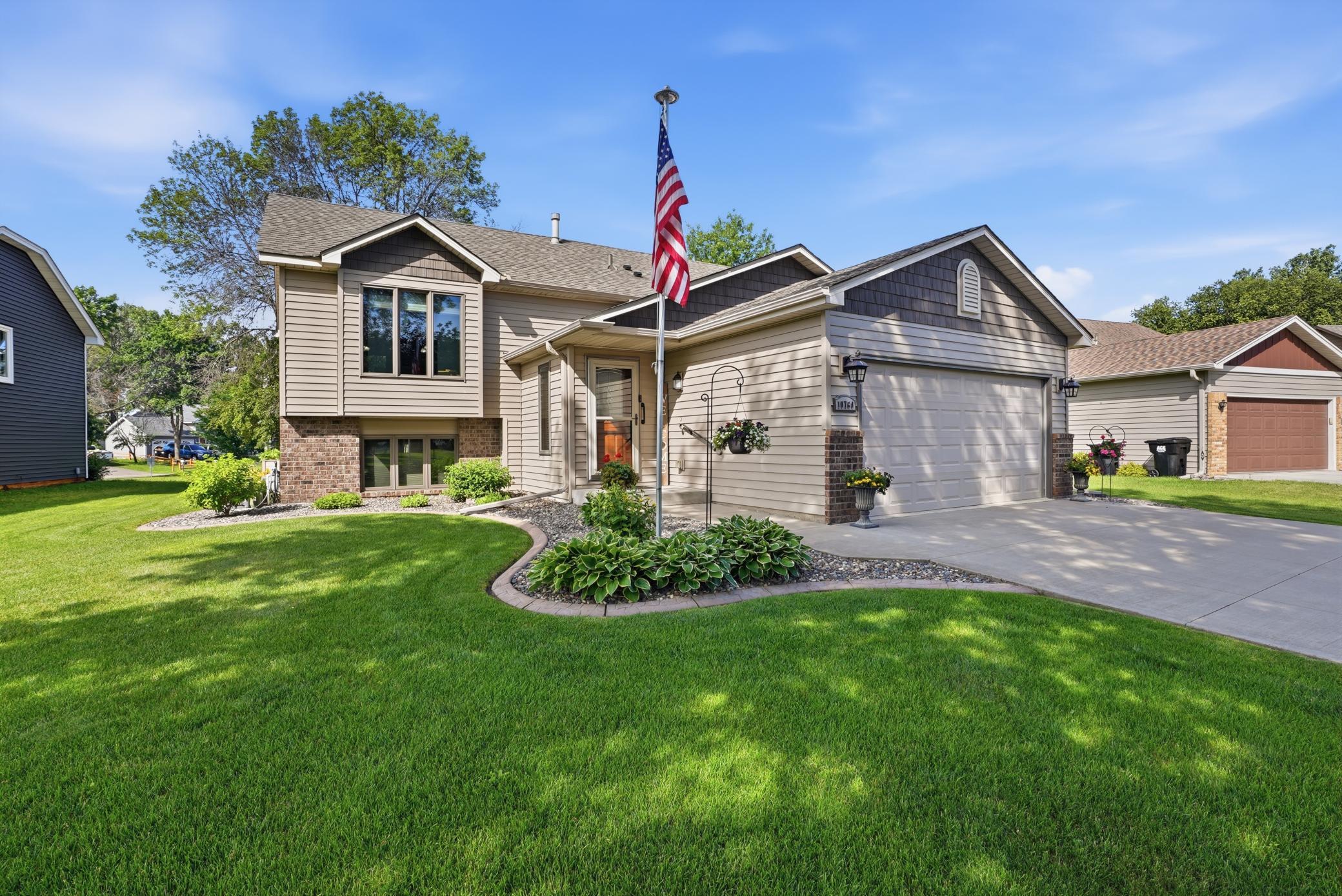 10760 Kumquat St NW, Coon Rapids, MN 55448
