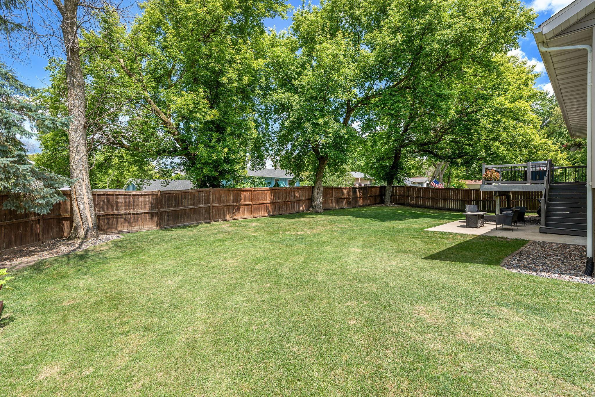2040 Greenwood Dr, Owatonna, MN 55060
