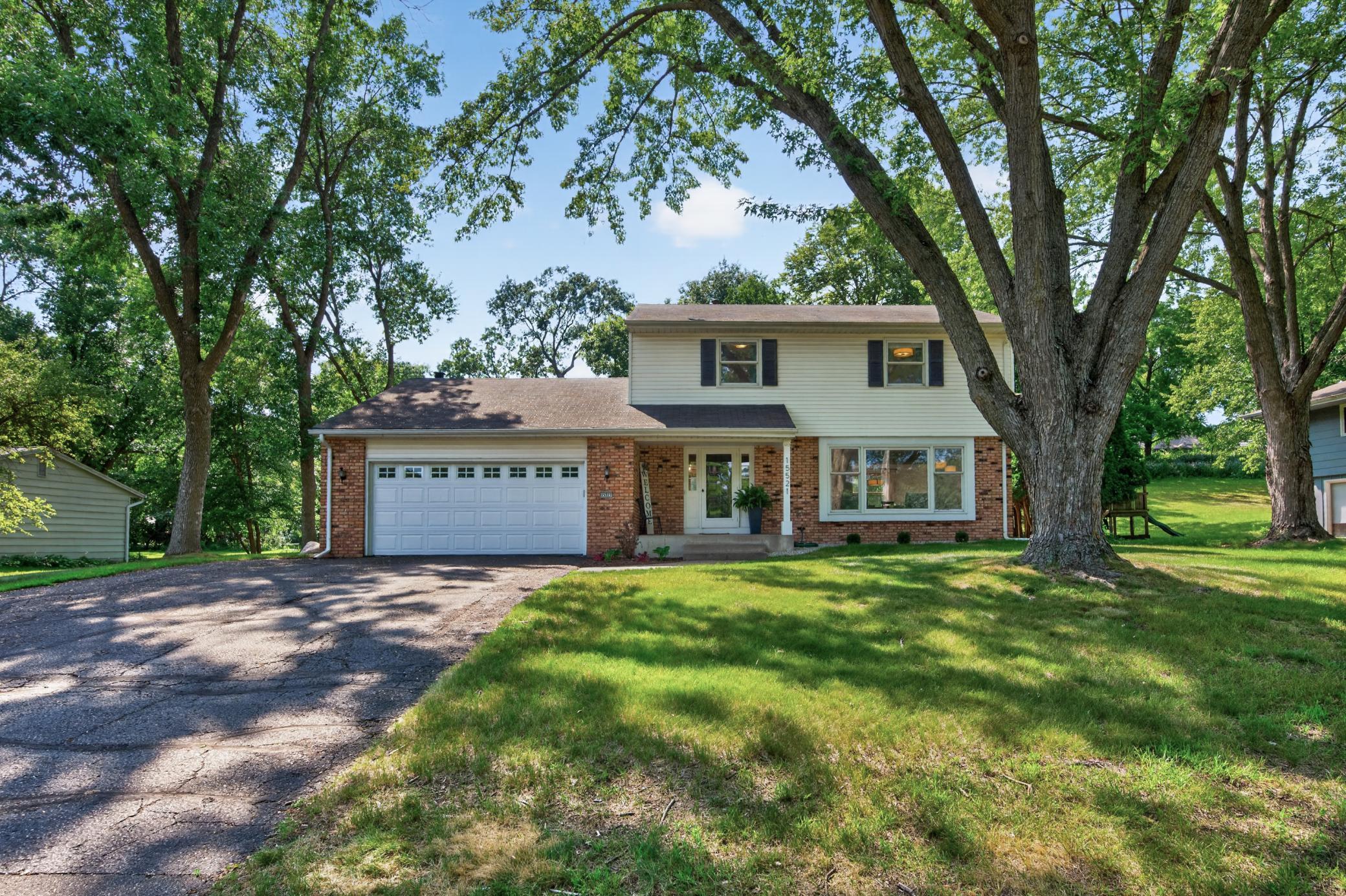 15521 Wing Lake Dr, Minnetonka, MN 55345
