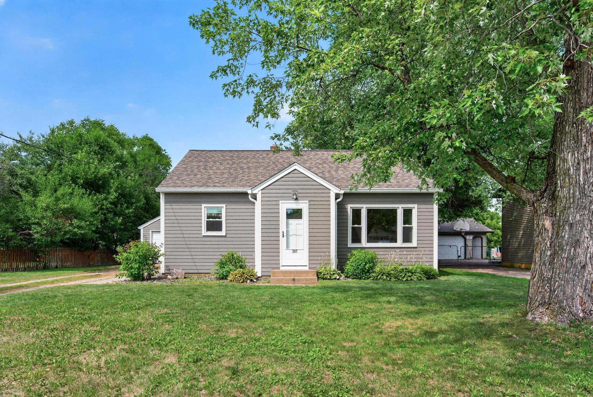 307 E 4th St, Monticello, MN 55362