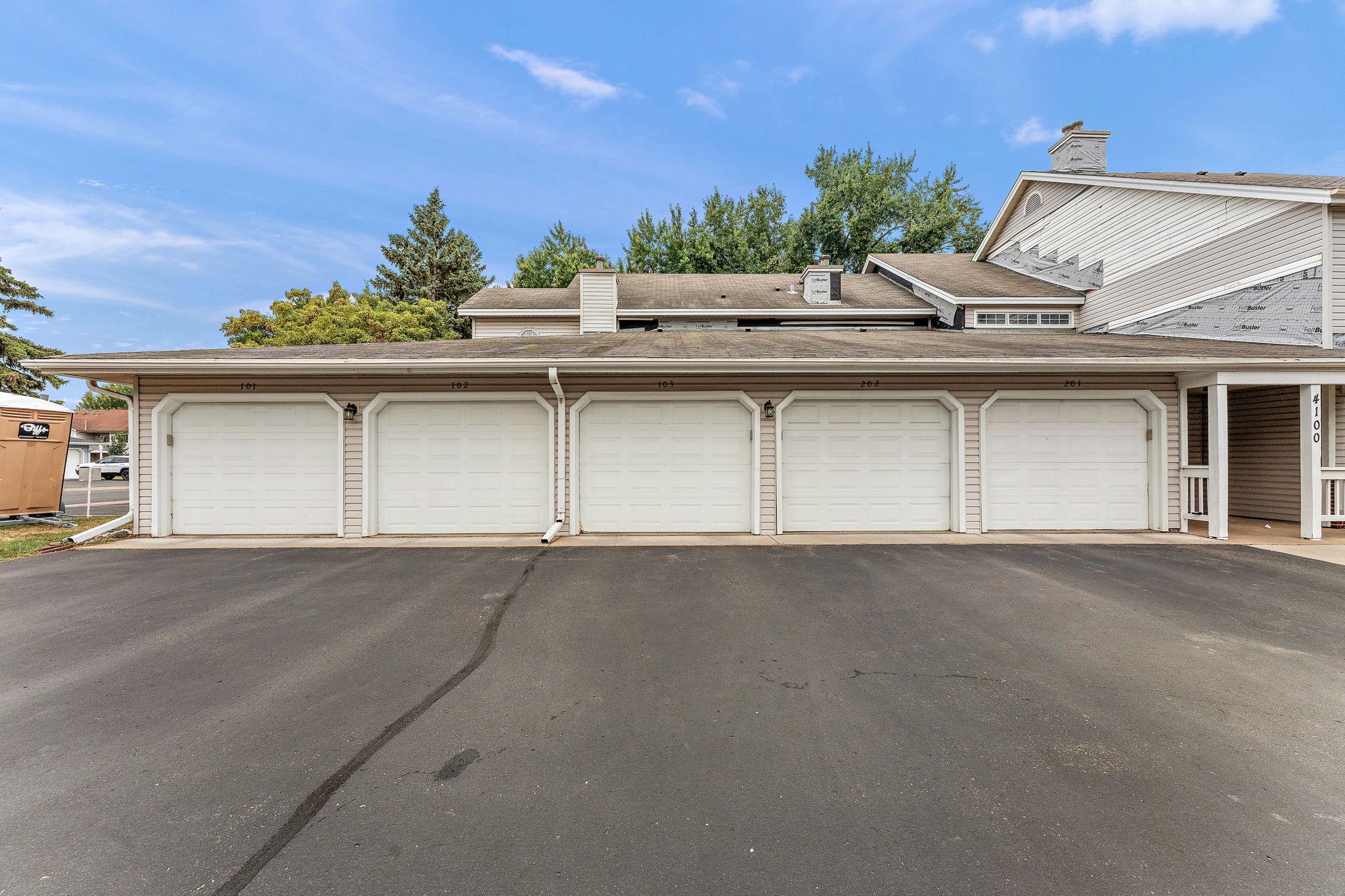 4100 3rd St NE #103, Columbia Heights, MN 55421