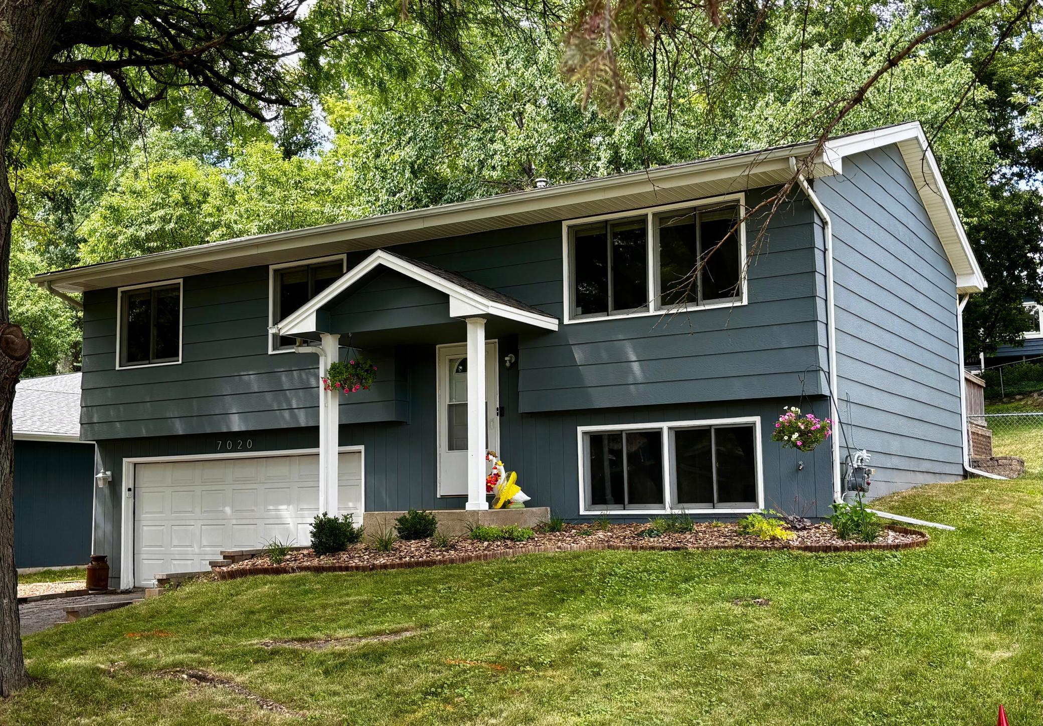 7020 Springhill Cir, Eden Prairie, MN 55346