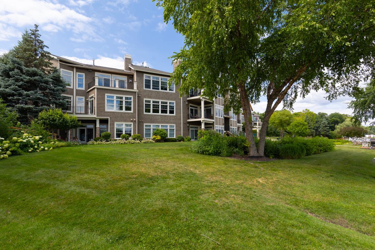 21957 Minnetonka Blvd #17, Excelsior, MN 55331